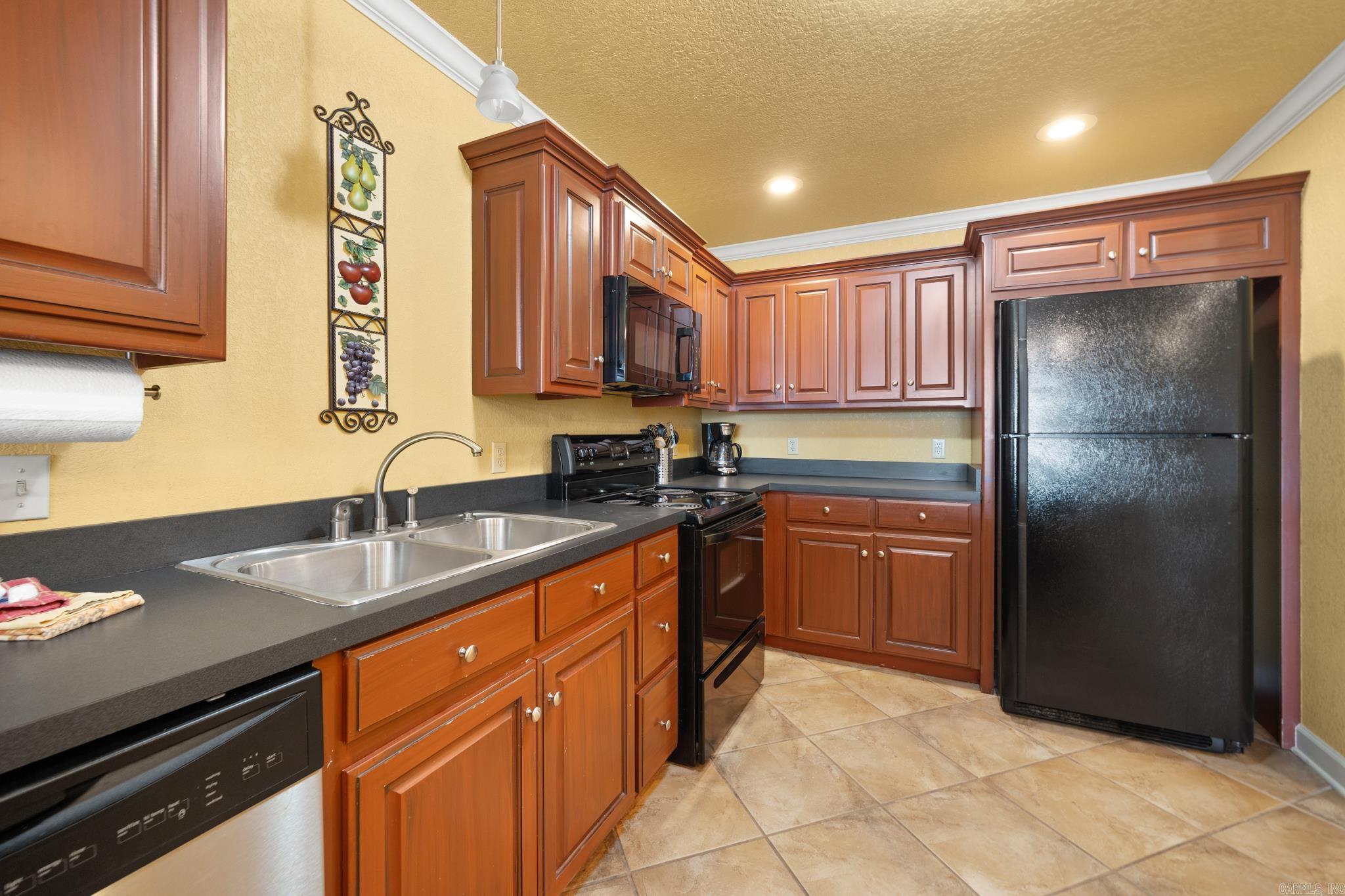 VISTA VILLAS - Residential