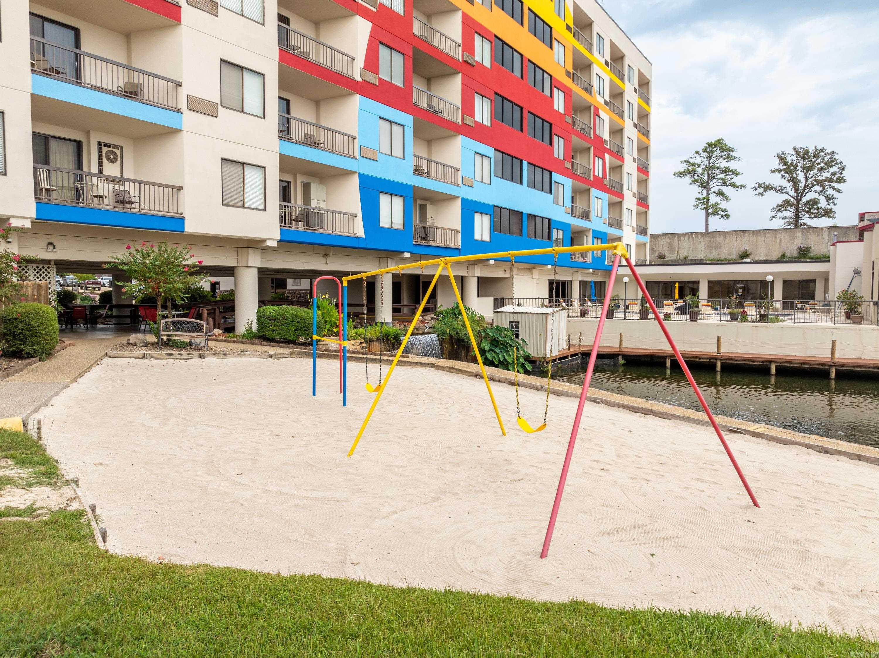 VISTA VILLAS - Residential