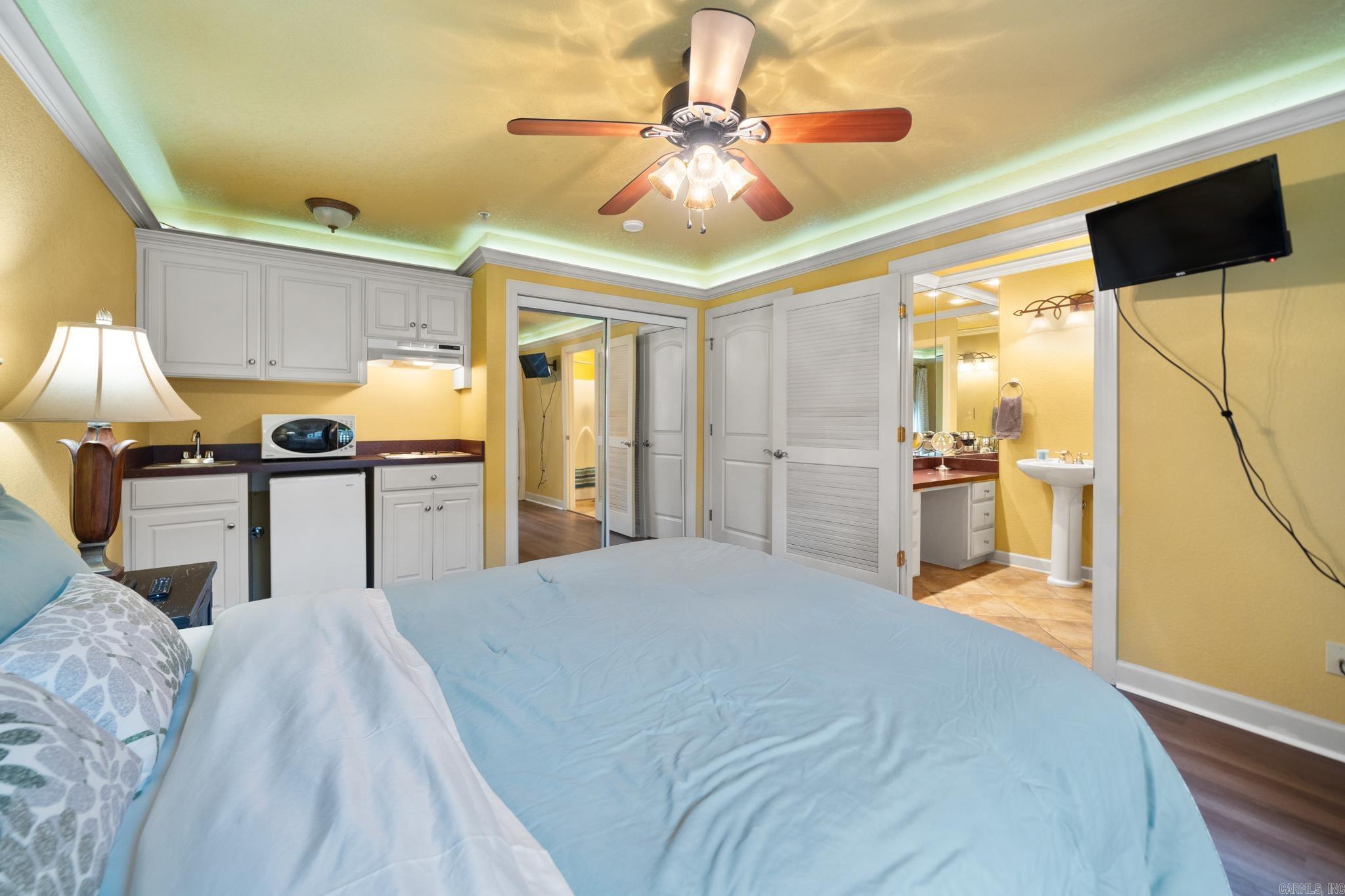 VISTA VILLAS - Residential