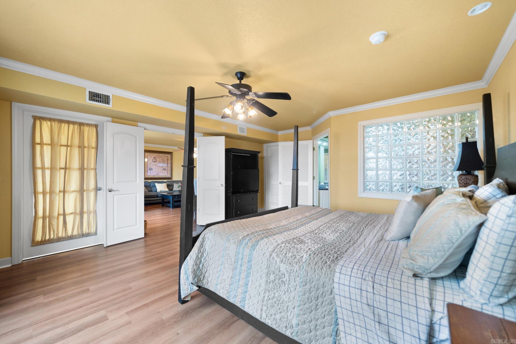 VISTA VILLAS - Residential