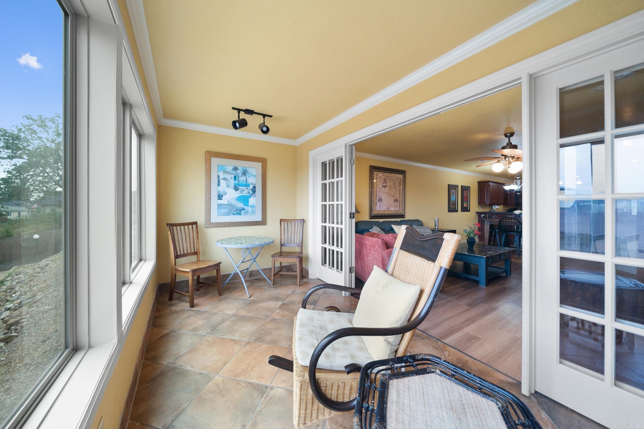 VISTA VILLAS - Residential
