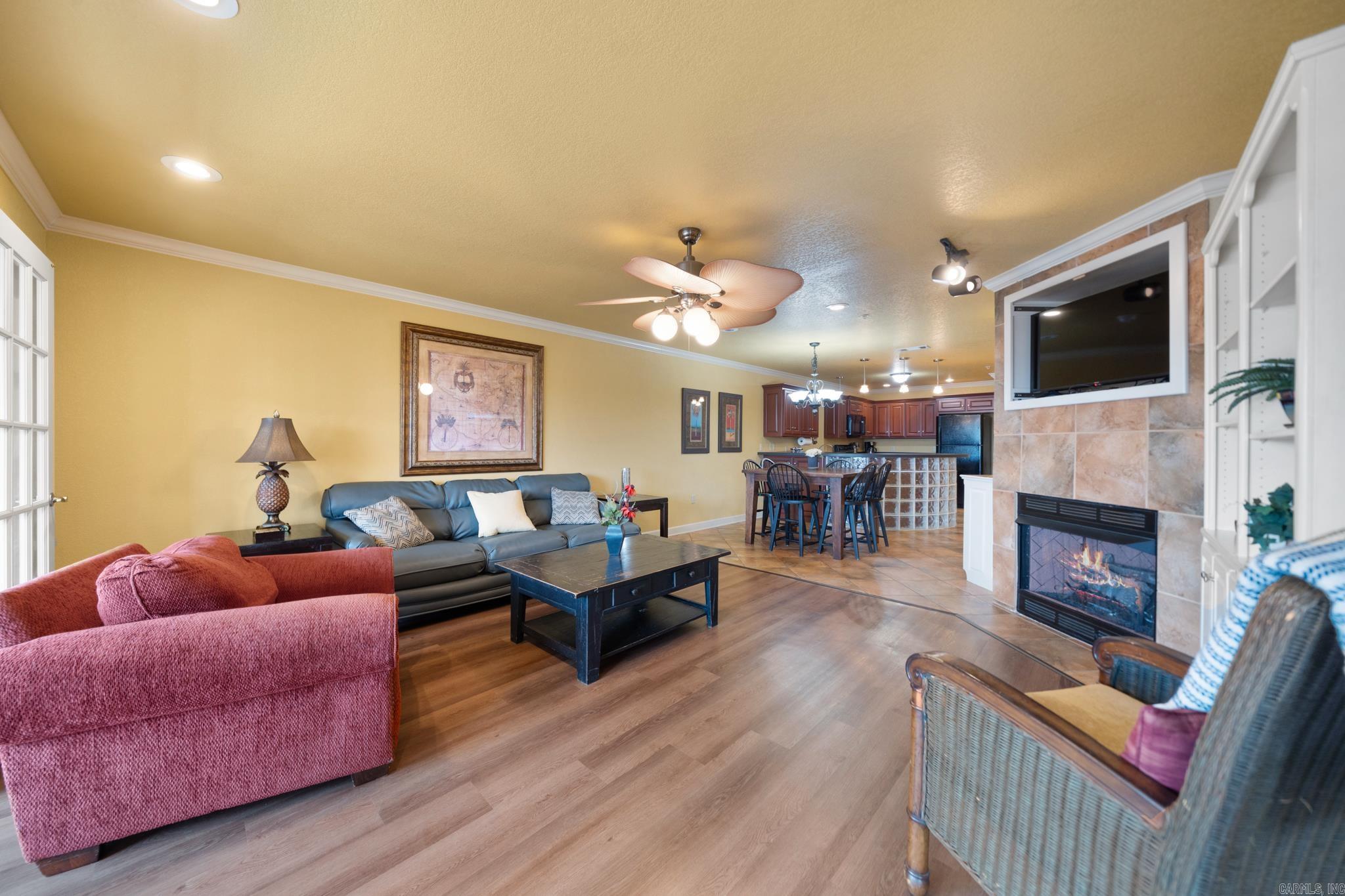 VISTA VILLAS - Residential