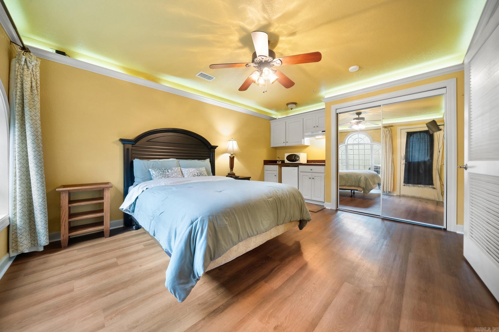 VISTA VILLAS - Residential