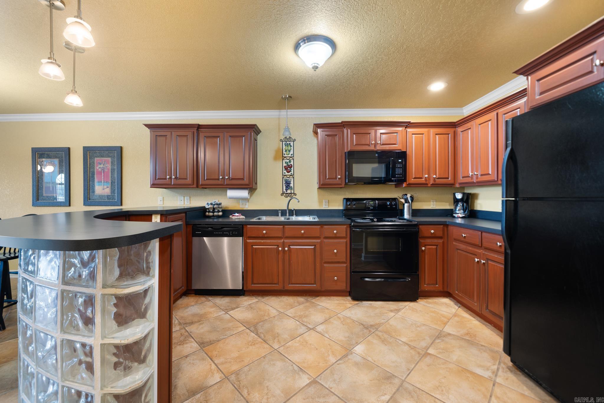 VISTA VILLAS - Residential