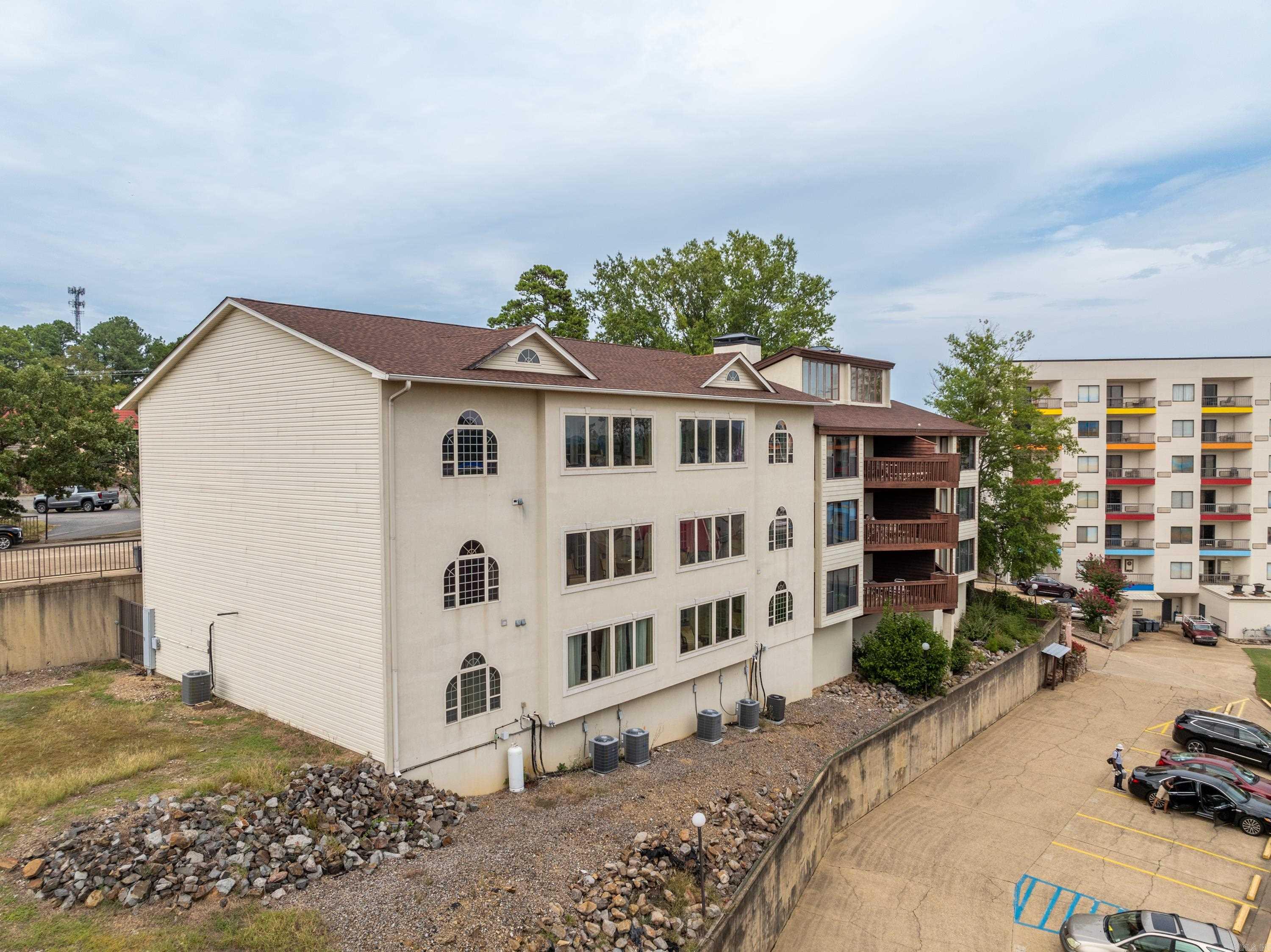 VISTA VILLAS - Residential