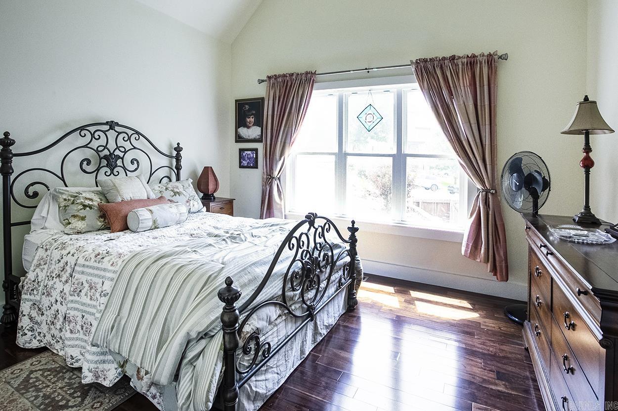 EAGLE CREST - Residential