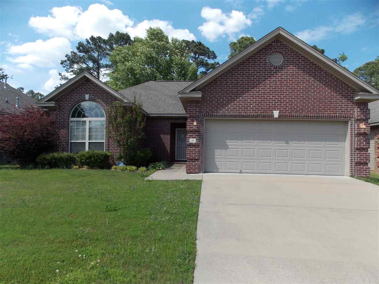 Very nice 3 bedroom 2 bath in gated neighborhood! Large living room with hardwood floors and gas log fireplace. Galley-style eat-in kitchen with stainless appliances. Master has tray ceiling and large bathroom with double vanity, jetted tub, and large walk-in closet. Fresh paint and new carpet!
