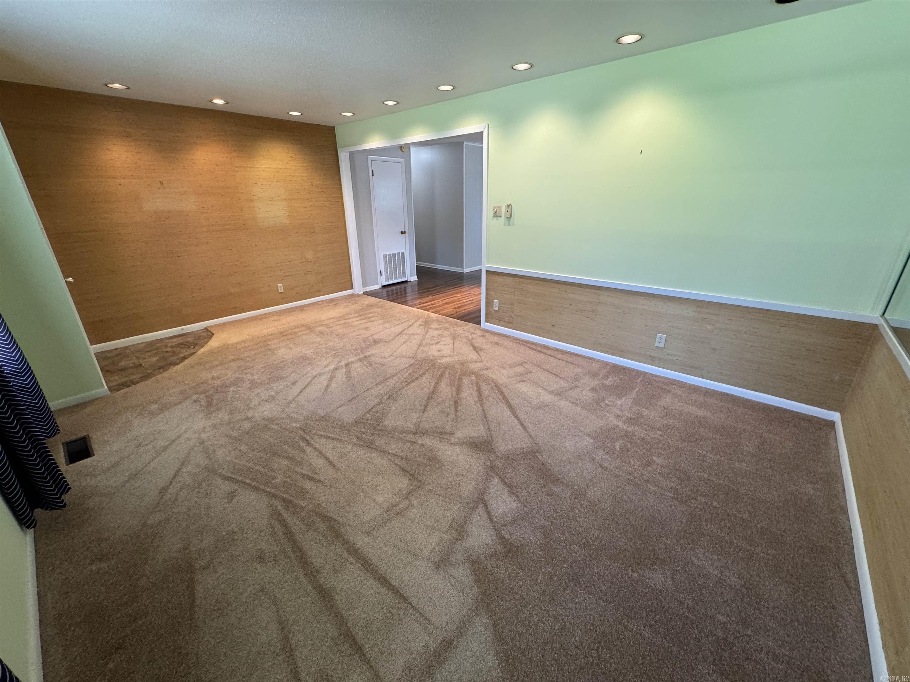 INDIANHEAD LAKES EST - Residential