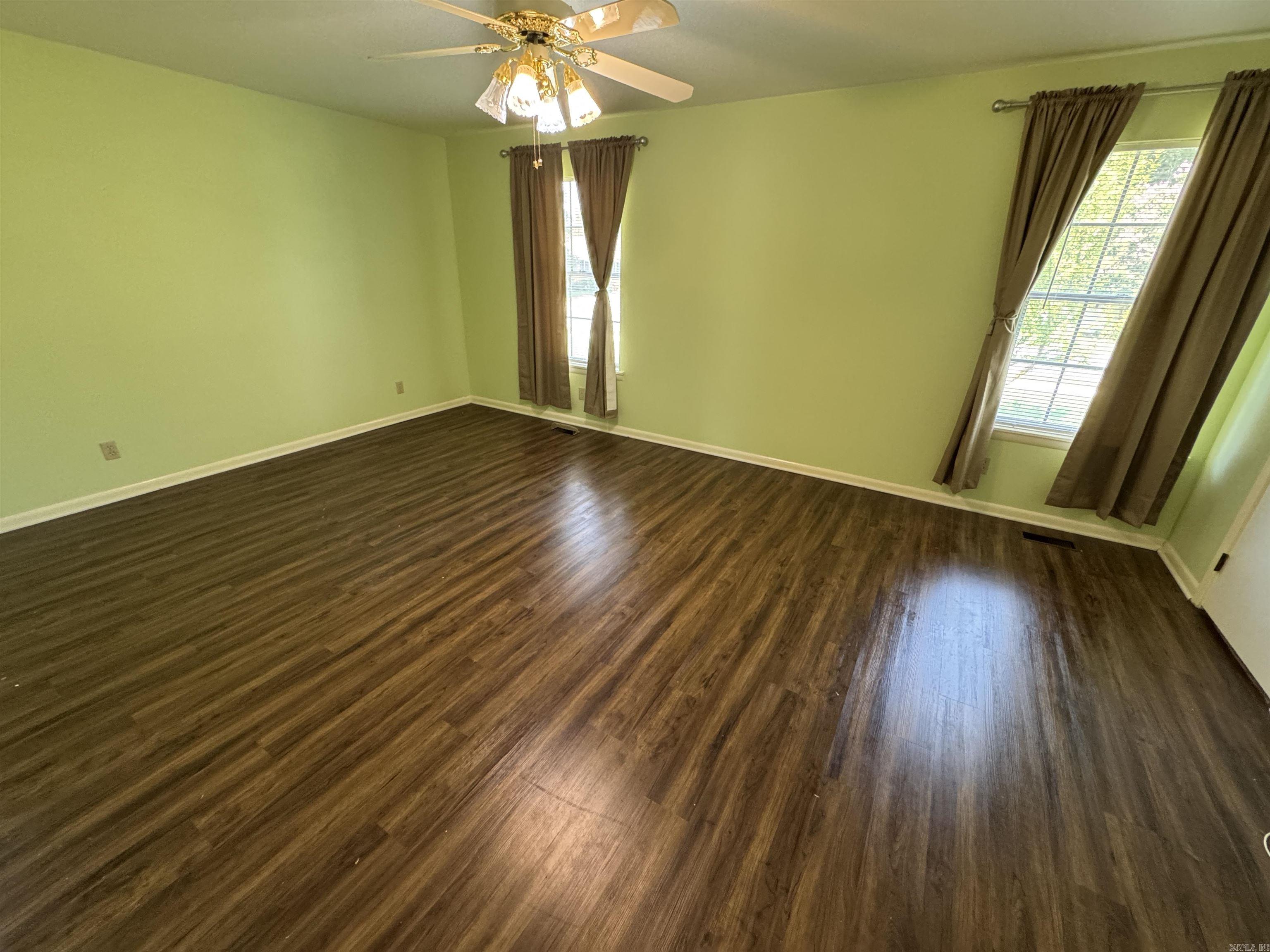 INDIANHEAD LAKES EST - Residential