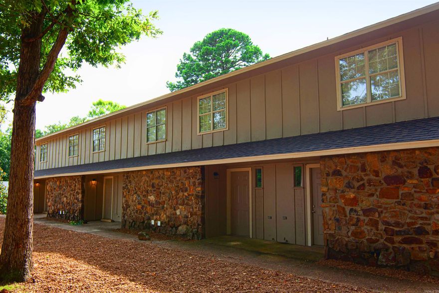 Recently remodeled townhouse in Little Rock conveniently close to Parkview High School. New paint, countertops and flooring throughout. The lease for this property is for 18 months with a 3% increase after the first year. Income has to be three times the amount of rent unless you have a housing voucher.