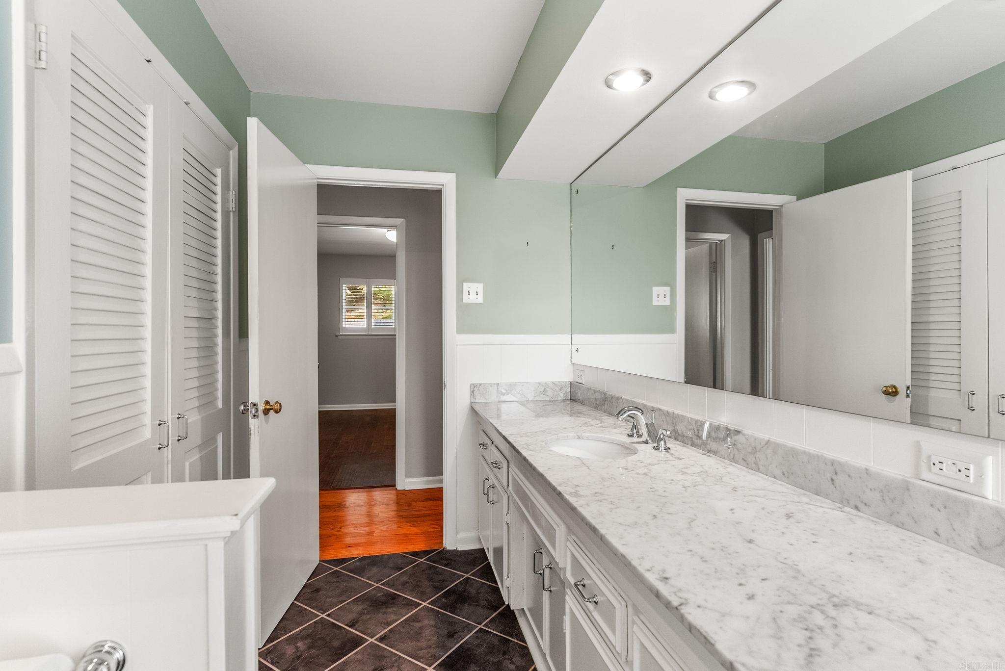 BROADVIEW - Residential