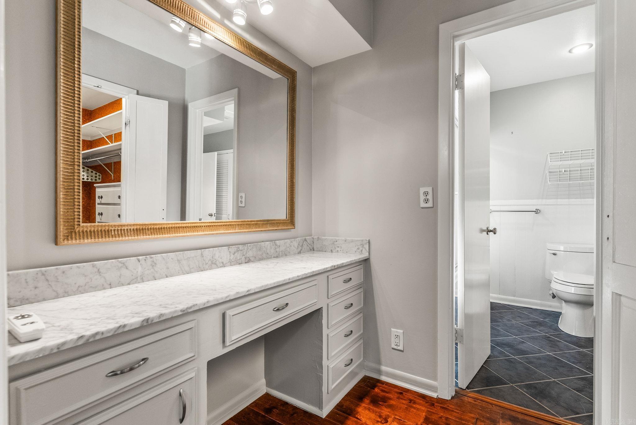 BROADVIEW - Residential