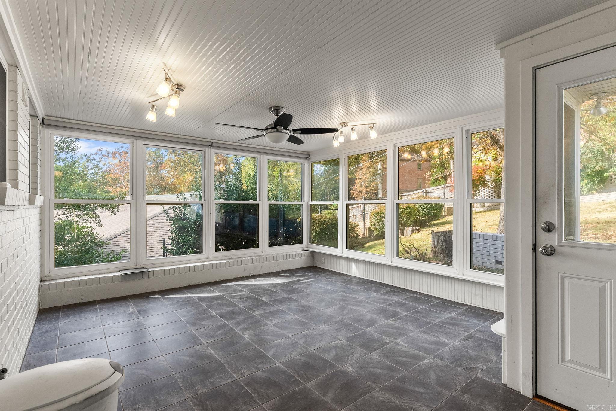 BROADVIEW - Residential