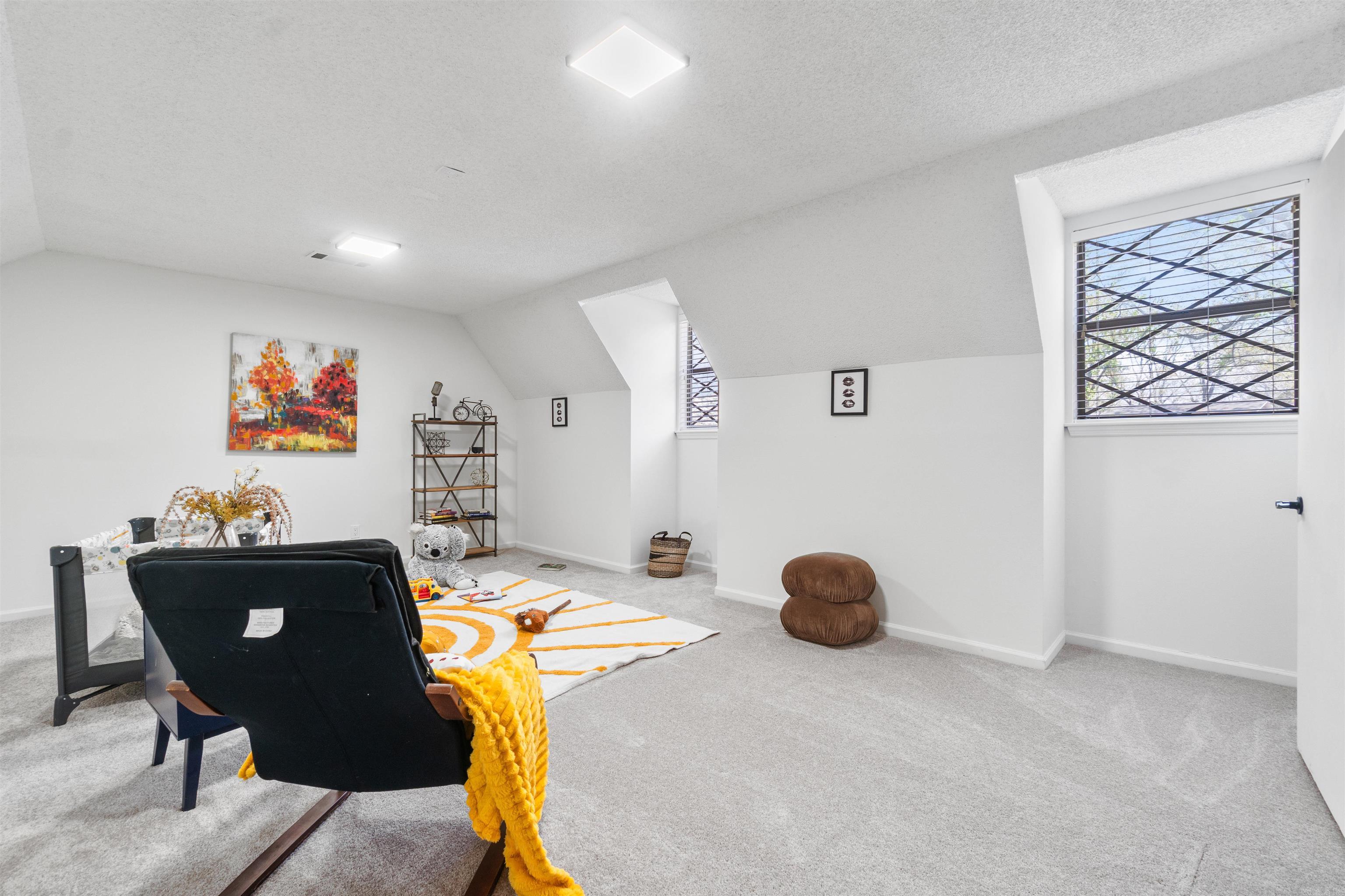 LAKEWOOD NE - Residential