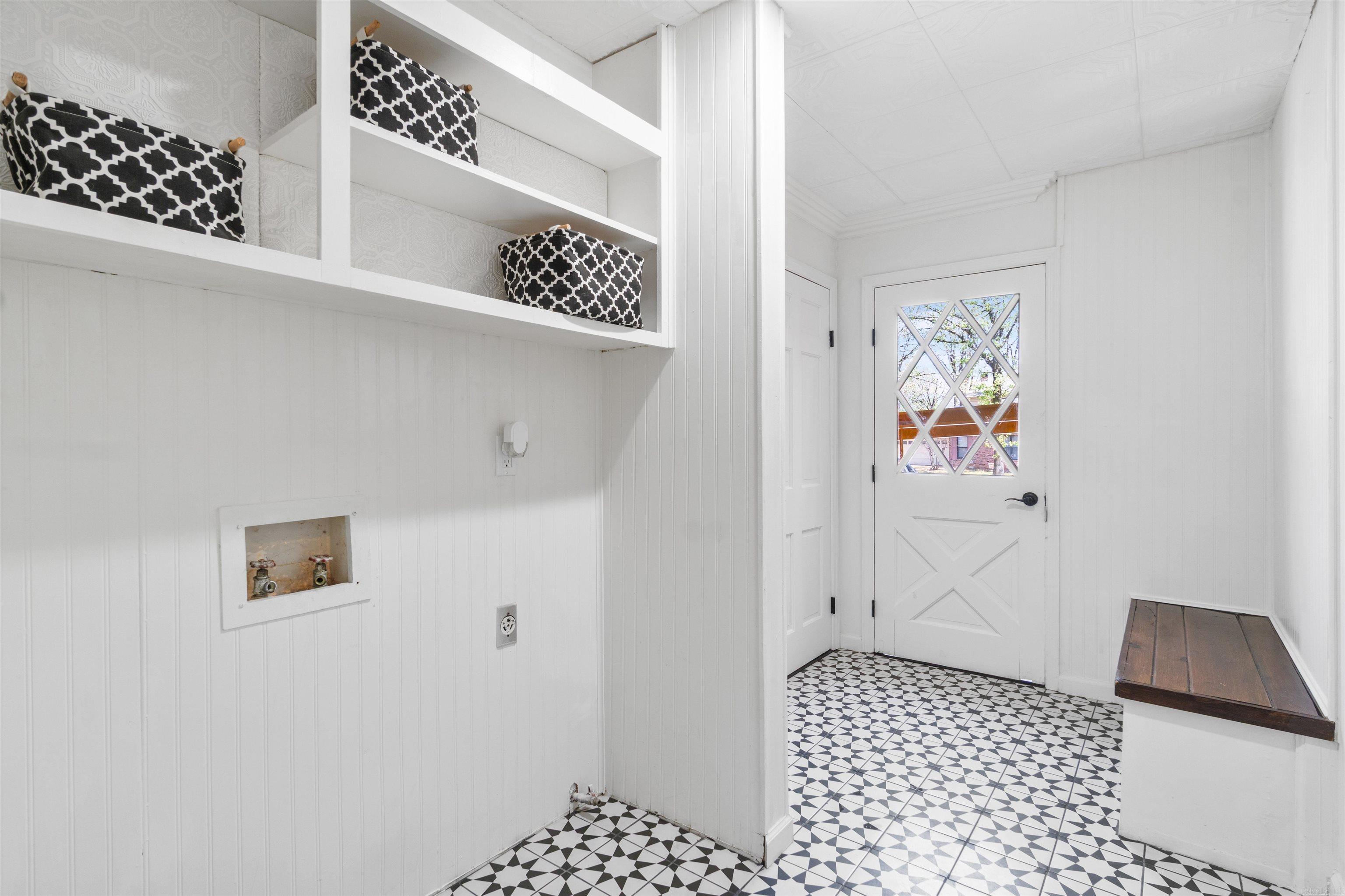 LAKEWOOD NE - Residential