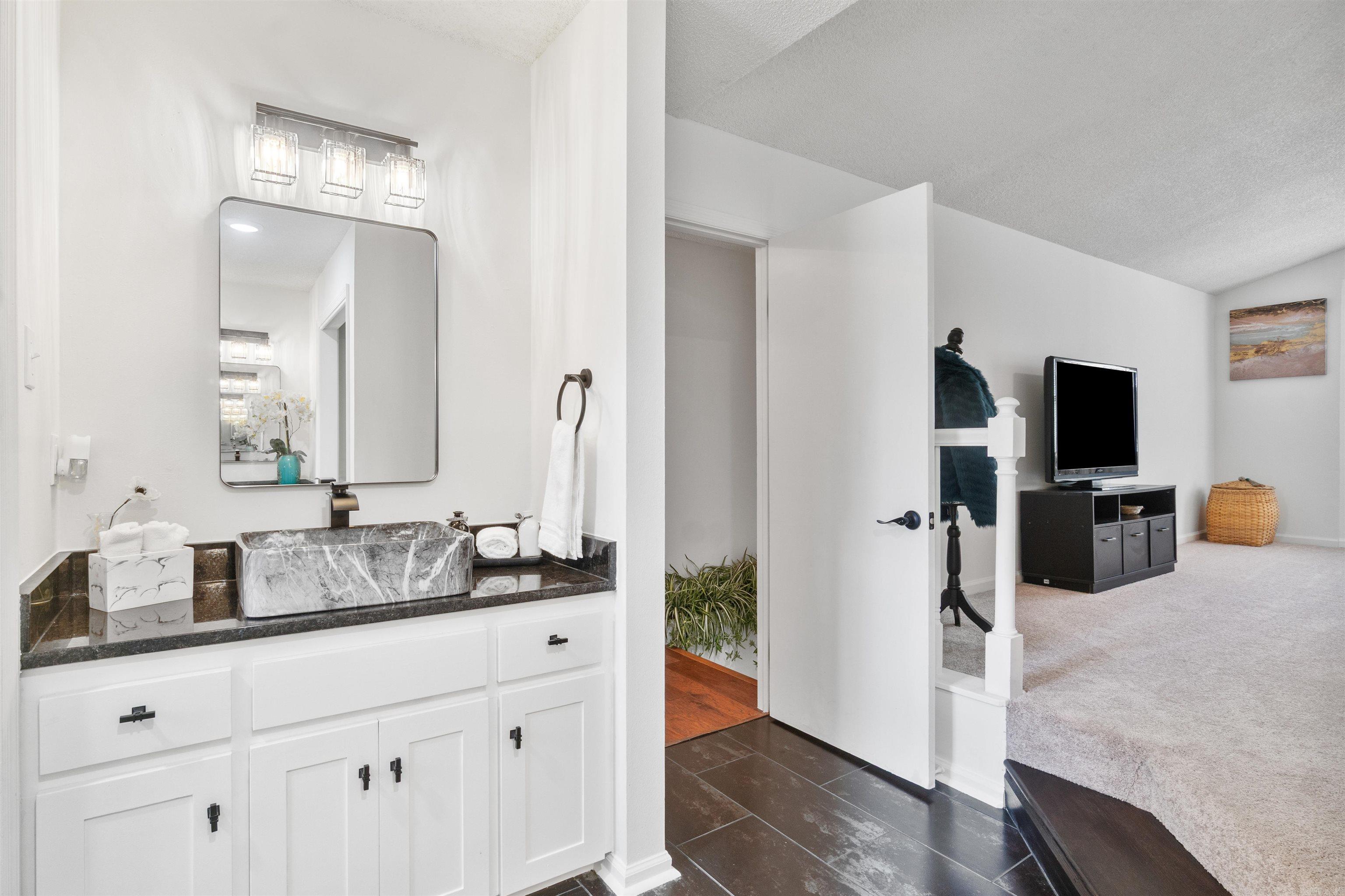 LAKEWOOD NE - Residential