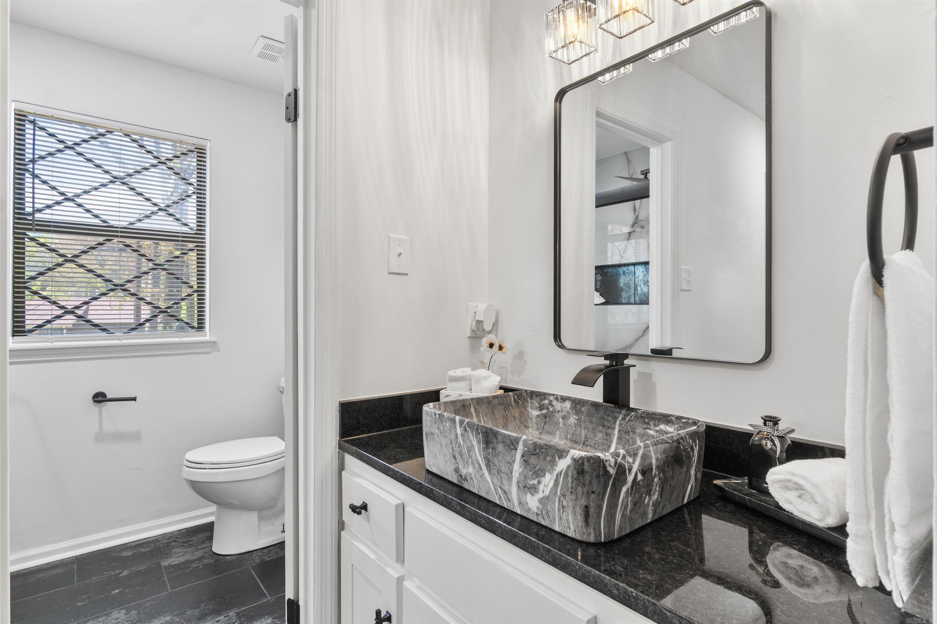 LAKEWOOD NE - Residential