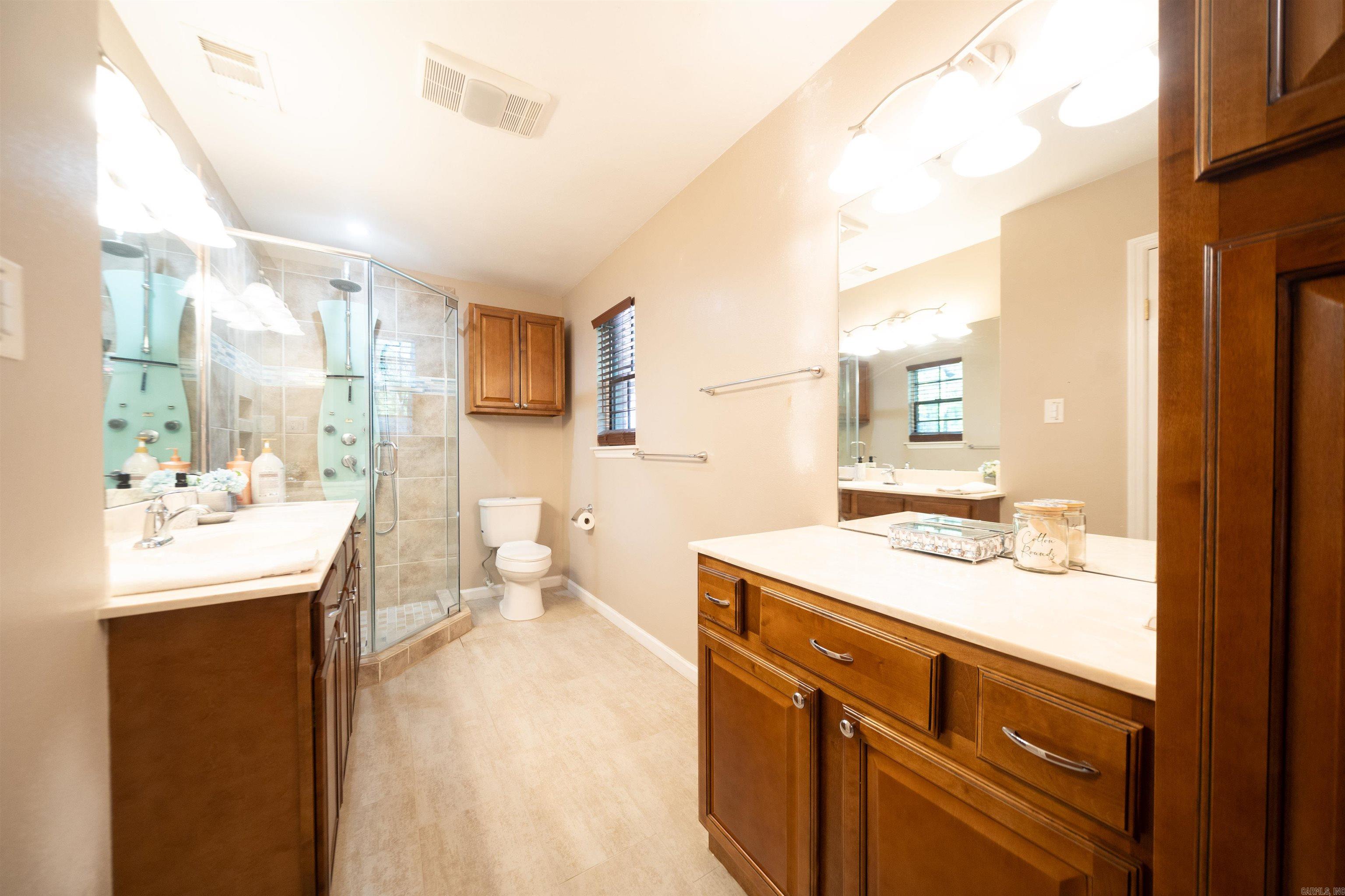 COUNTRY CLUB TERRACE - Residential