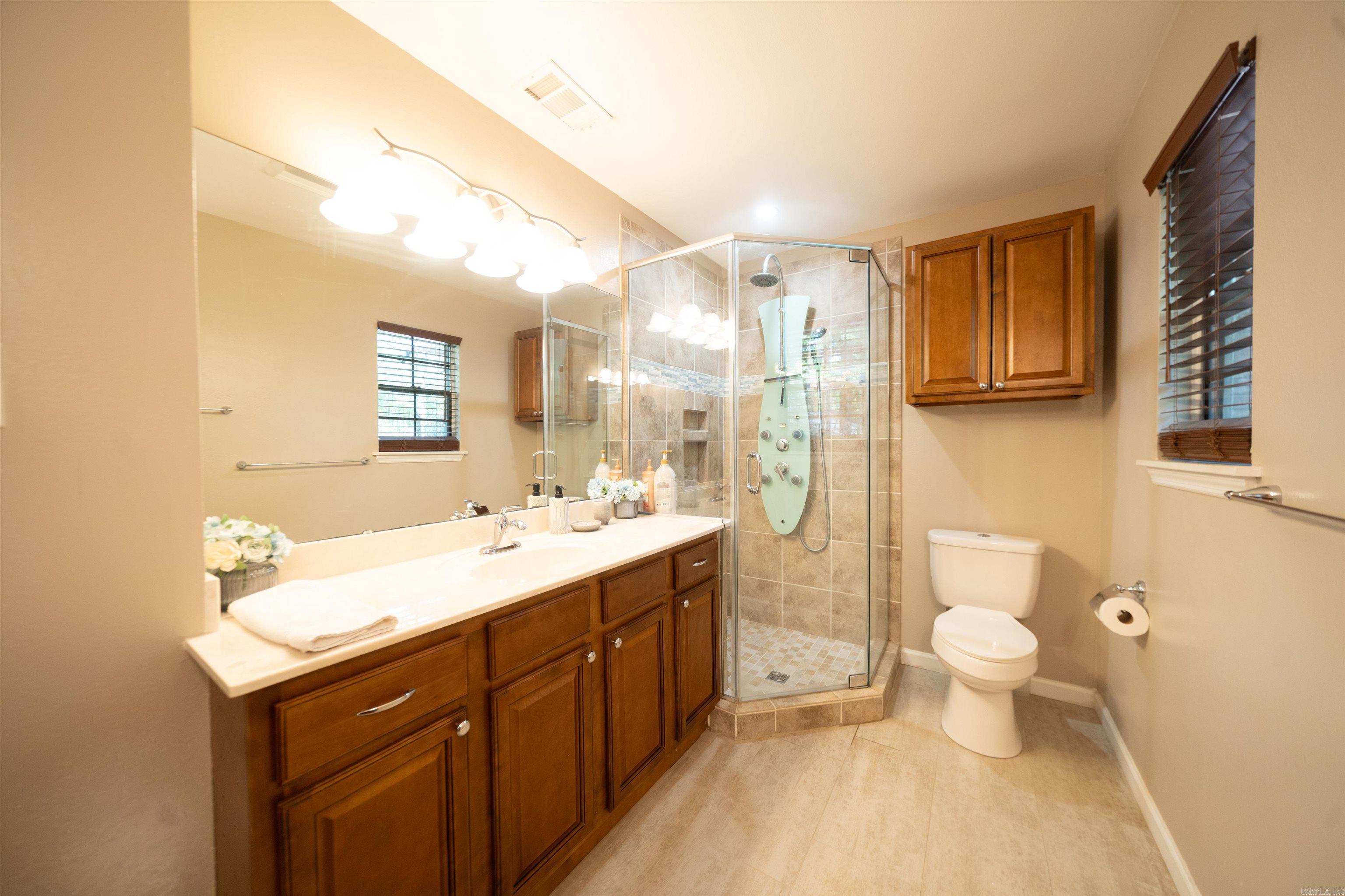 COUNTRY CLUB TERRACE - Residential