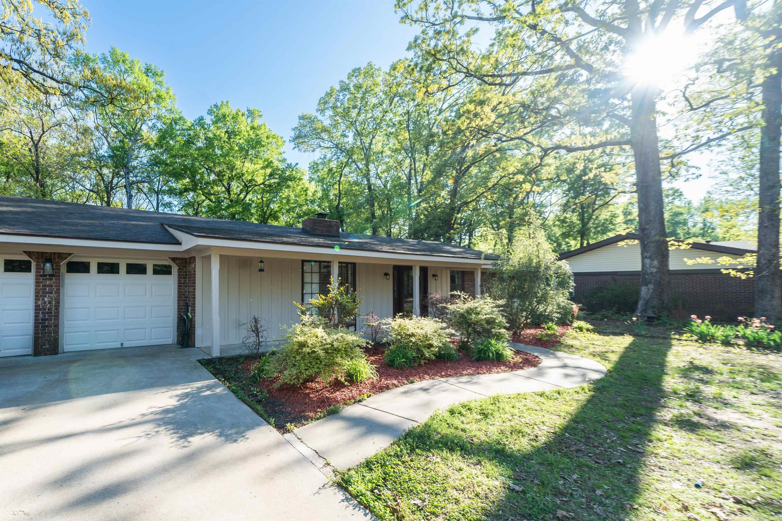 COUNTRY CLUB TERRACE - Residential