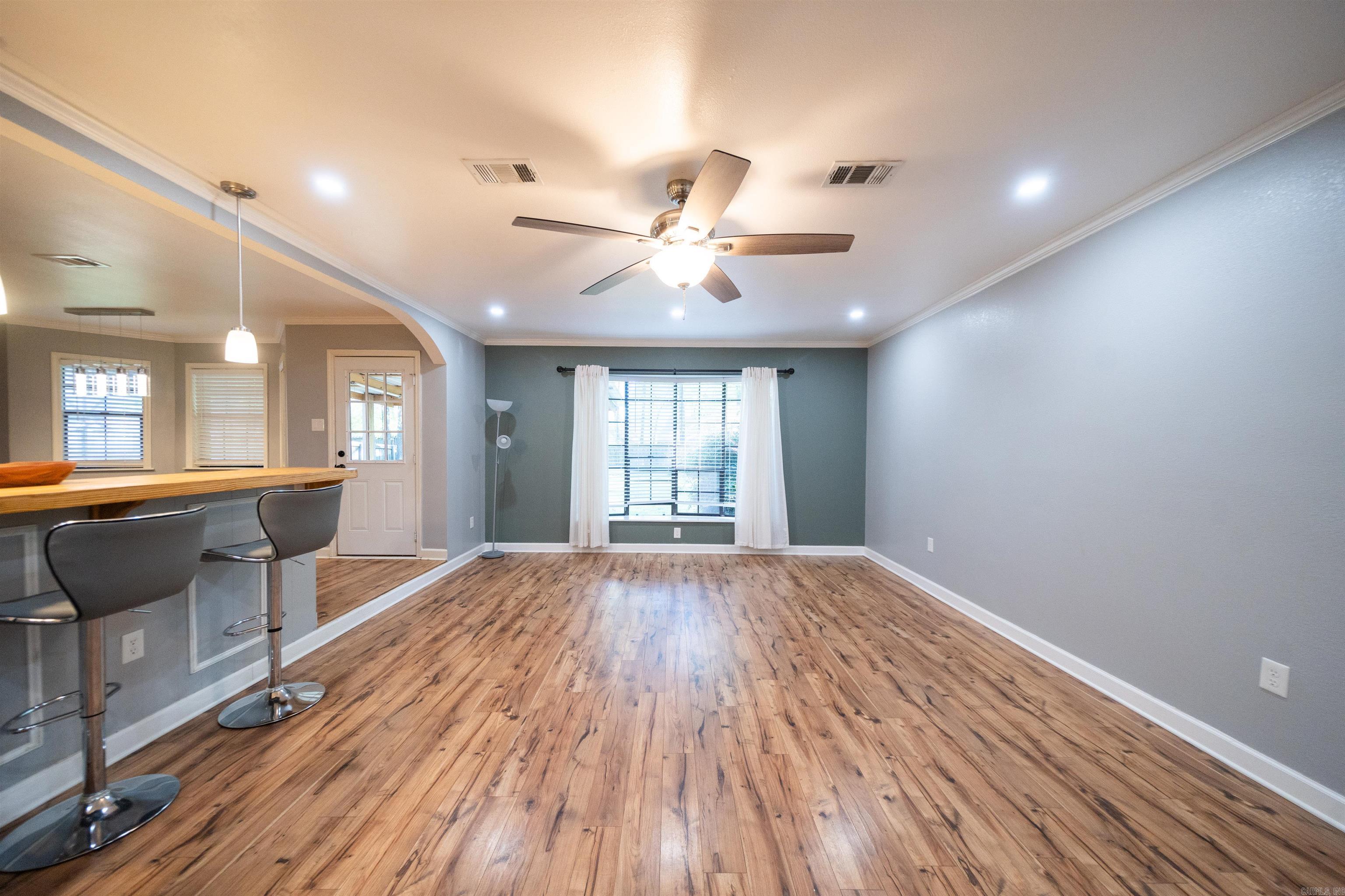 COUNTRY CLUB TERRACE - Residential