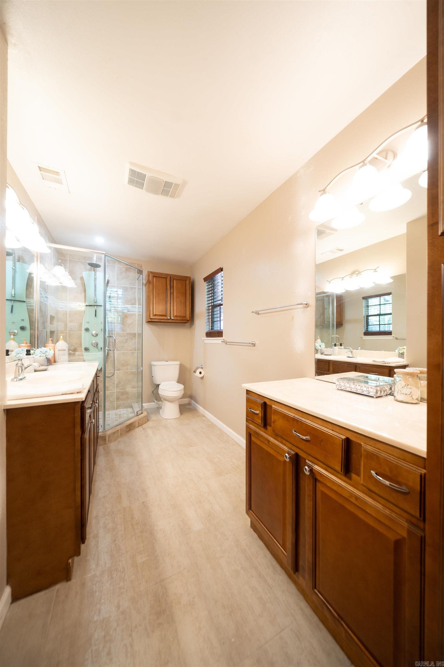 COUNTRY CLUB TERRACE - Residential