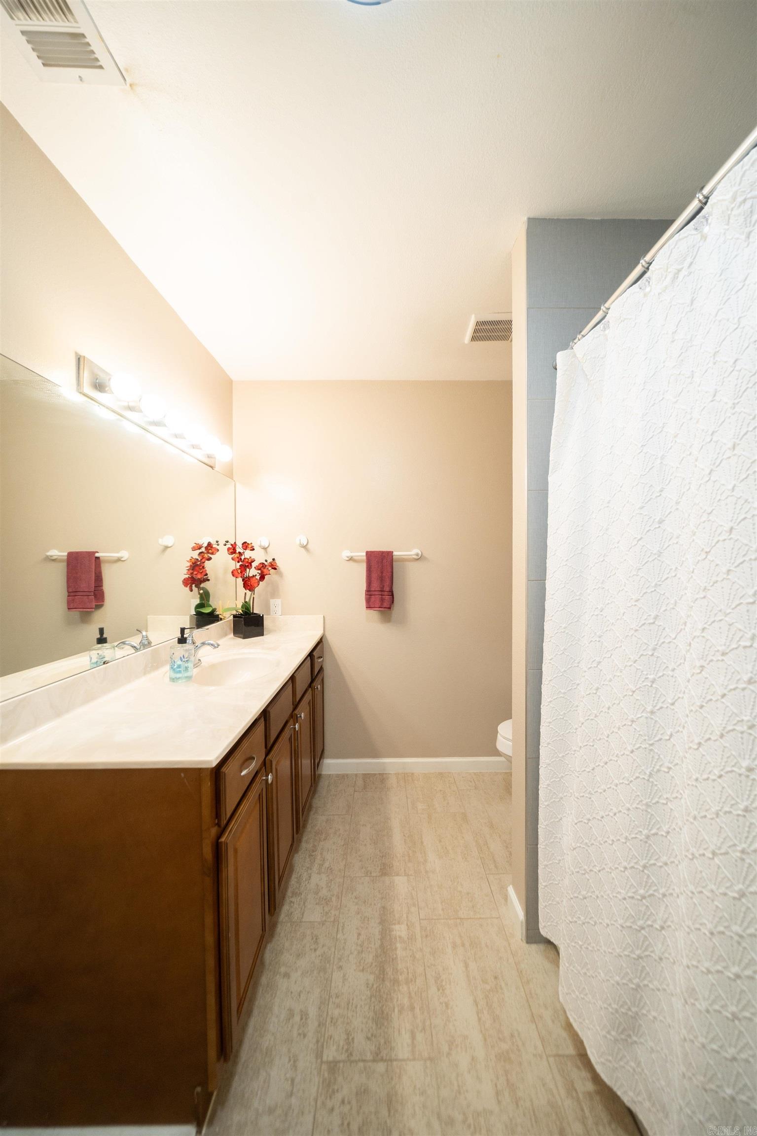 COUNTRY CLUB TERRACE - Residential