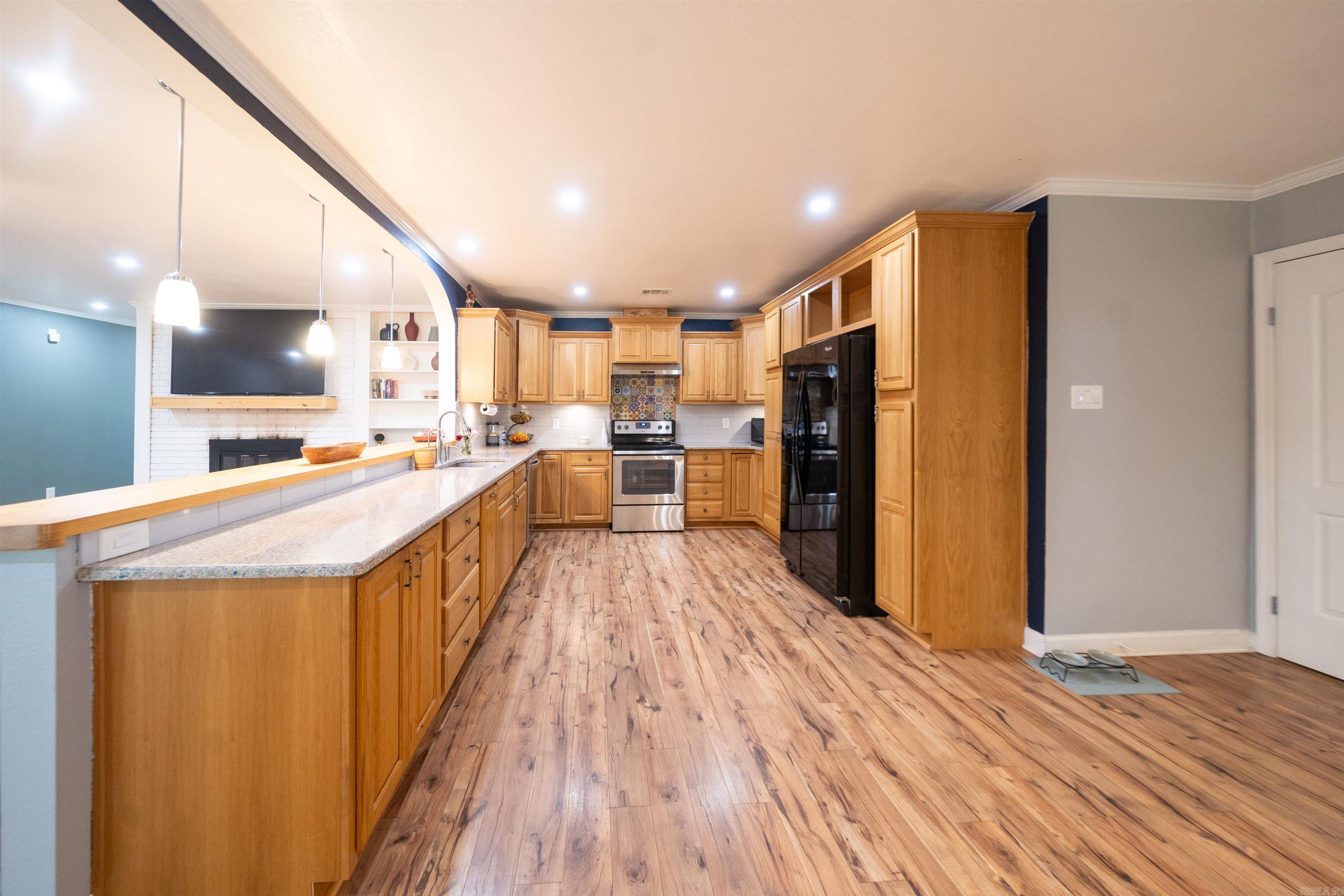 COUNTRY CLUB TERRACE - Residential