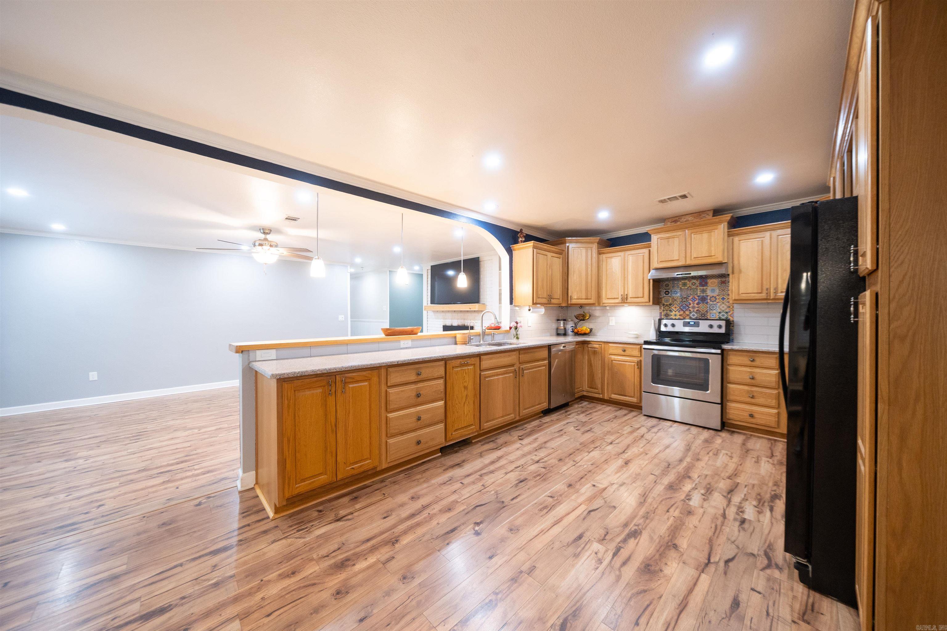 COUNTRY CLUB TERRACE - Residential