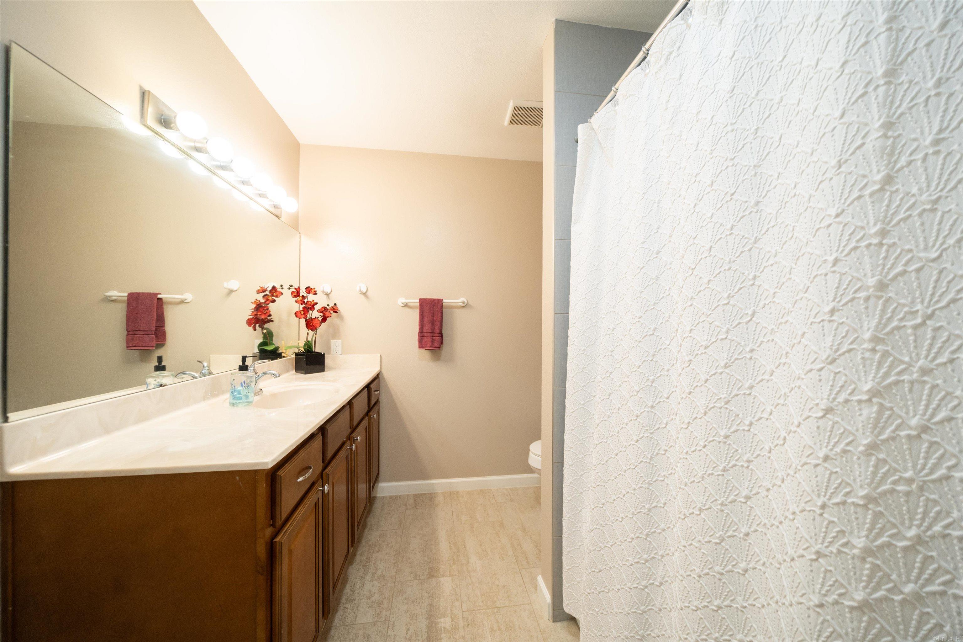 COUNTRY CLUB TERRACE - Residential