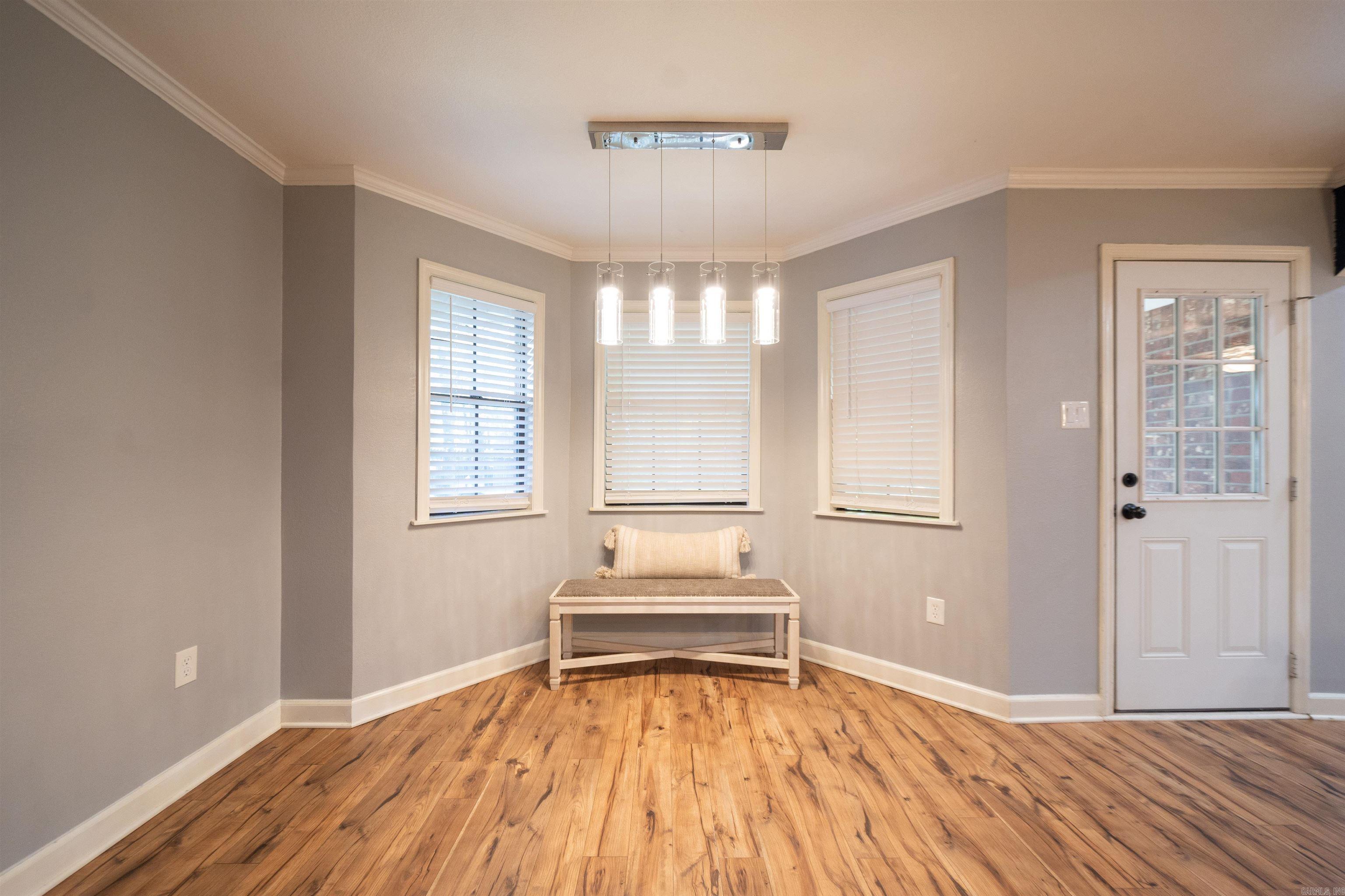 COUNTRY CLUB TERRACE - Residential