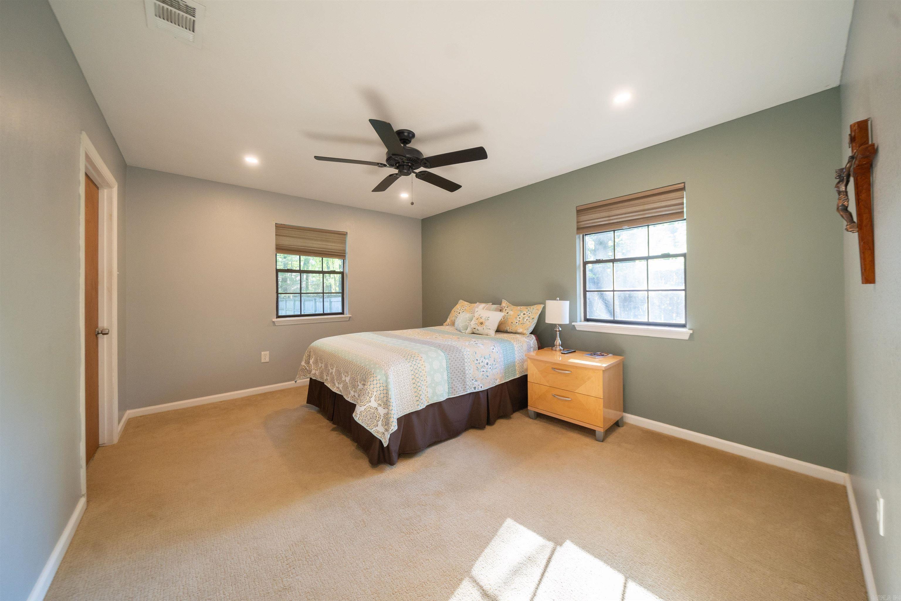 COUNTRY CLUB TERRACE - Residential