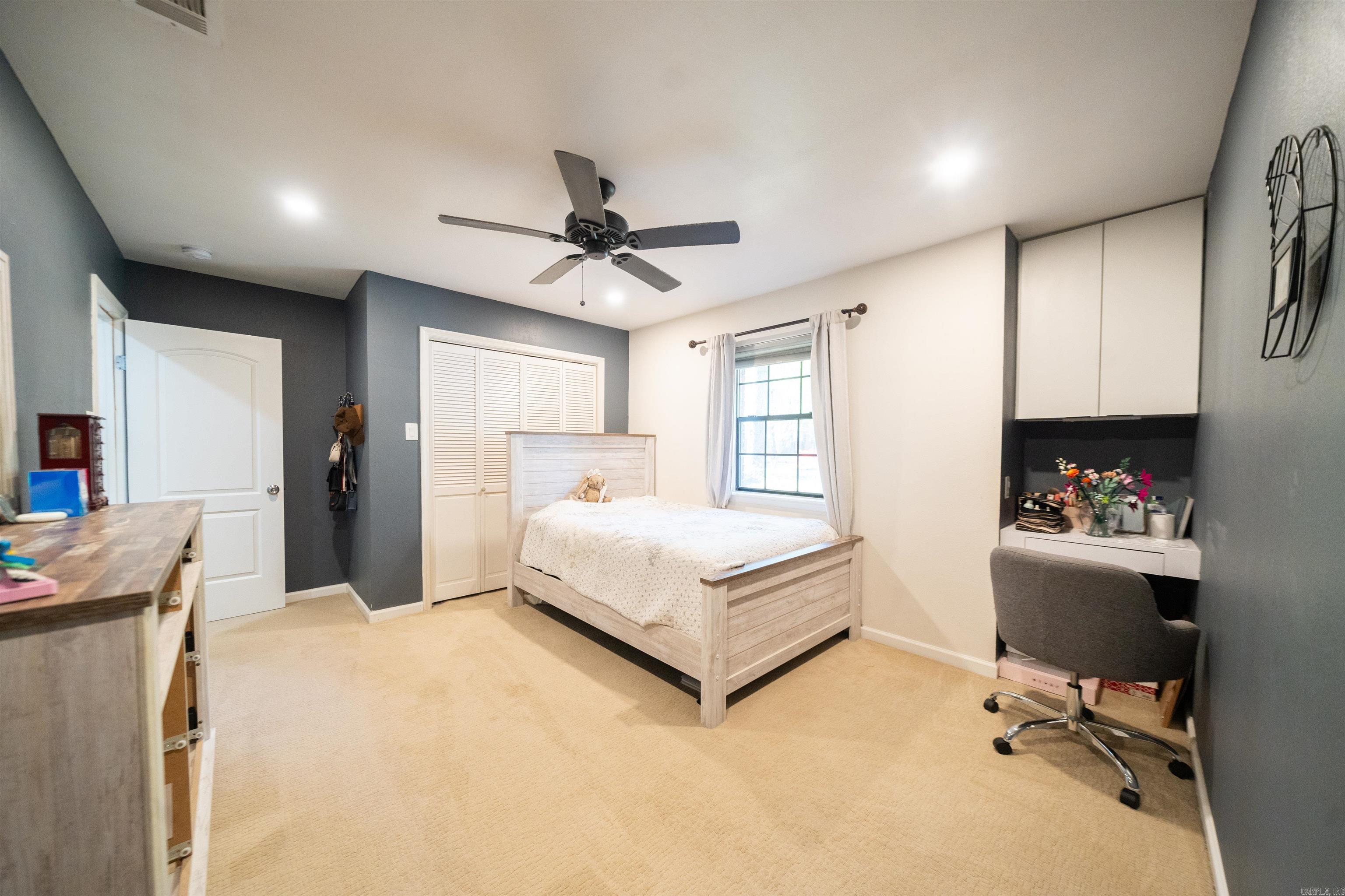 COUNTRY CLUB TERRACE - Residential