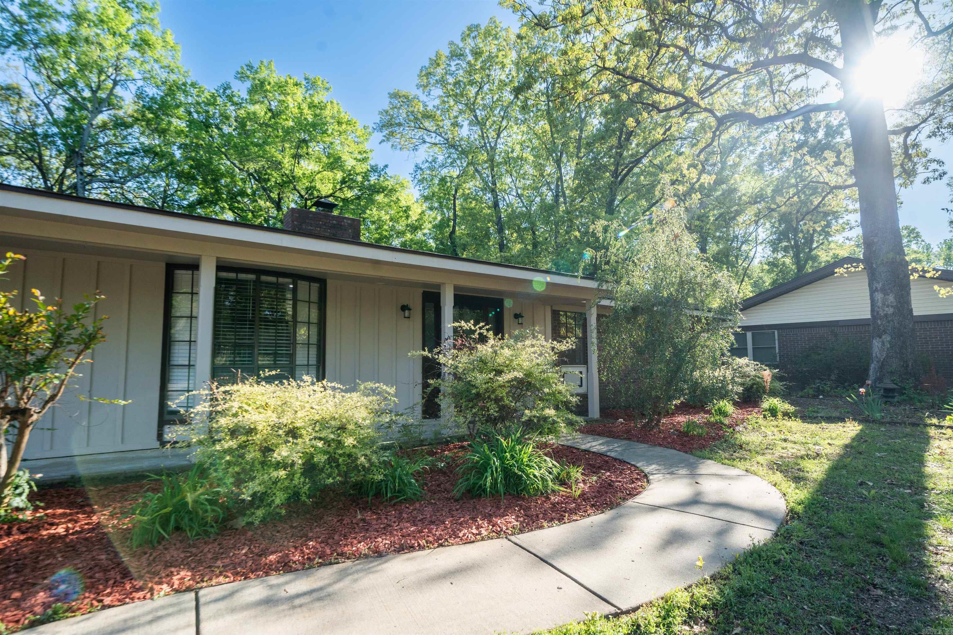 COUNTRY CLUB TERRACE - Residential