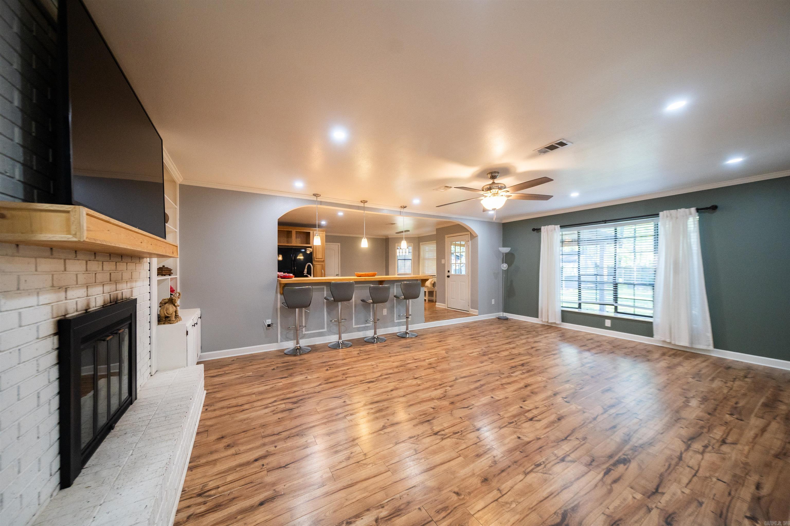 COUNTRY CLUB TERRACE - Residential