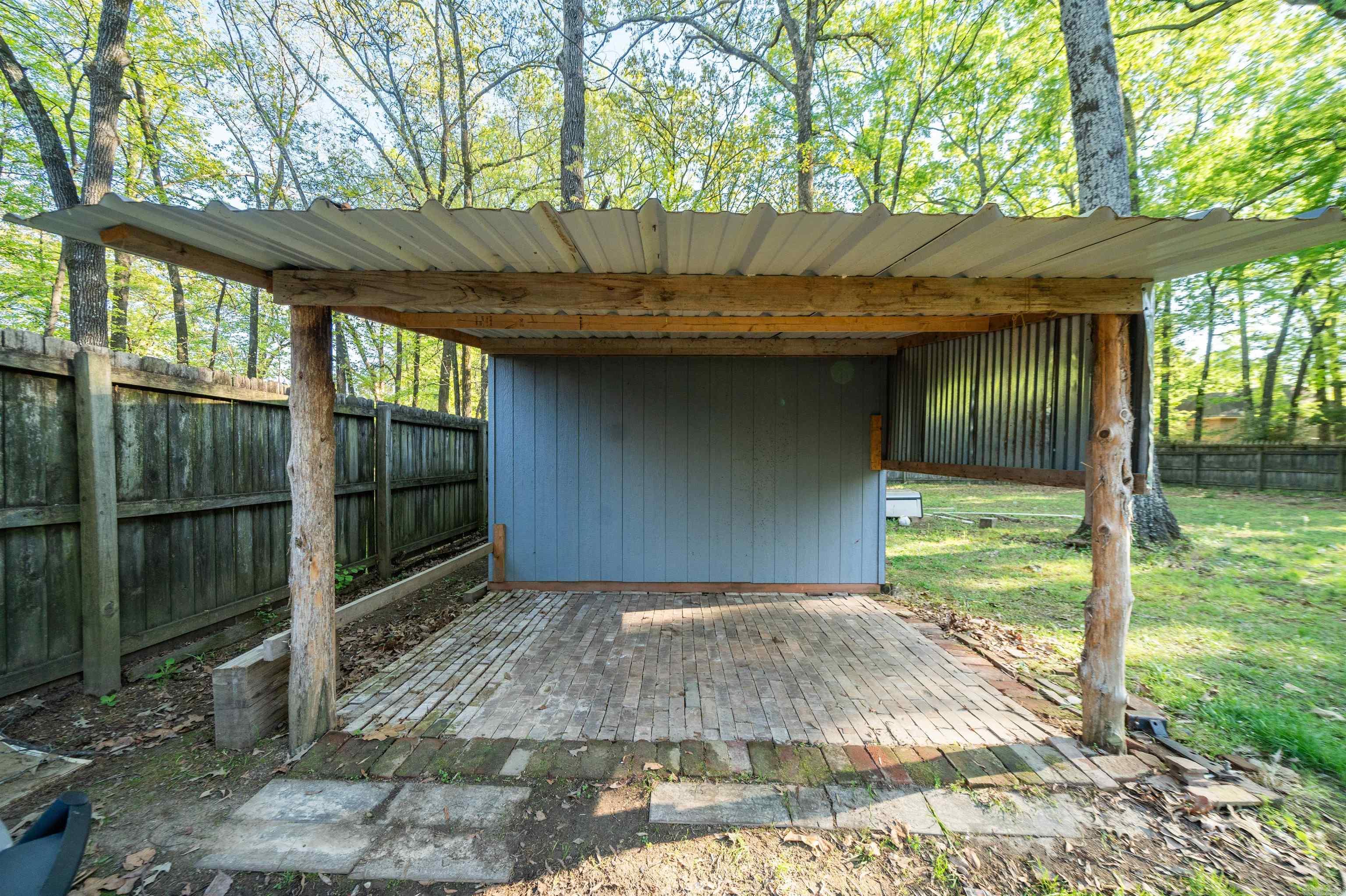 COUNTRY CLUB TERRACE - Residential