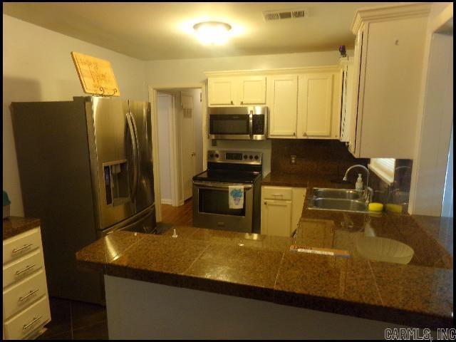 Ellis Acres - Residential Lease