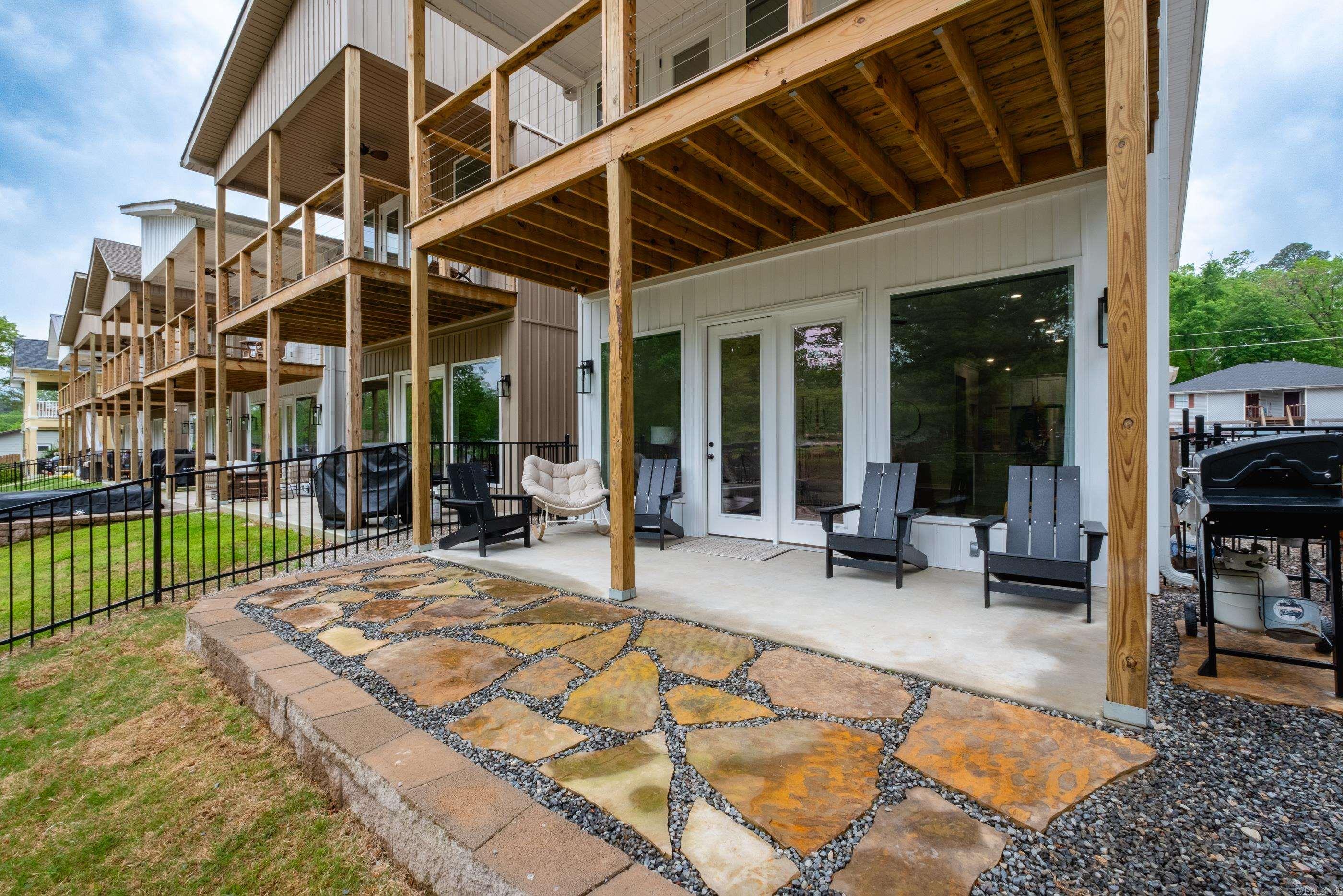 Lake Aire - Residential
