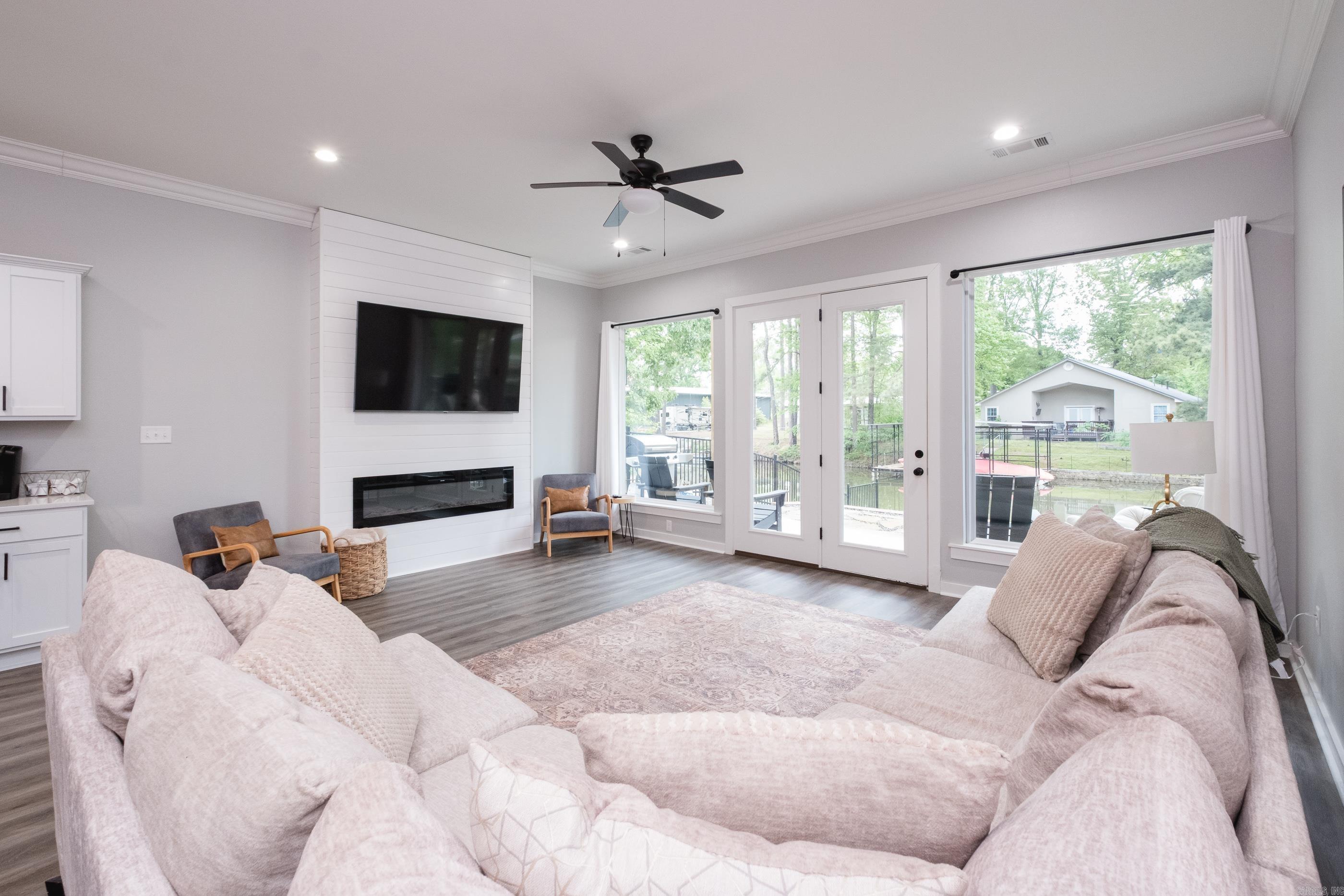 Lake Aire - Residential