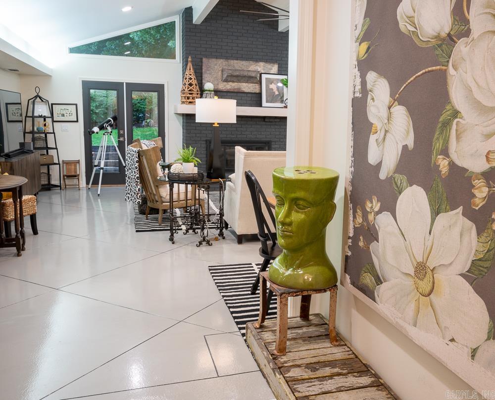 PLAZA HEIGHTS - Residential