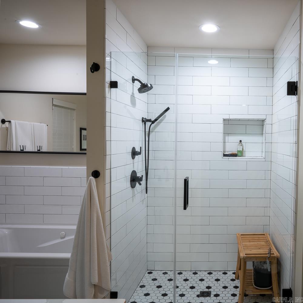 PLAZA HEIGHTS - Residential