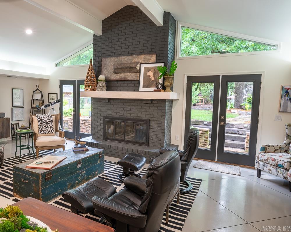 PLAZA HEIGHTS - Residential