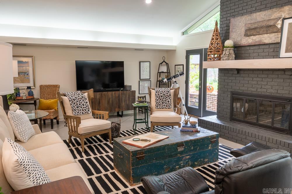 PLAZA HEIGHTS - Residential