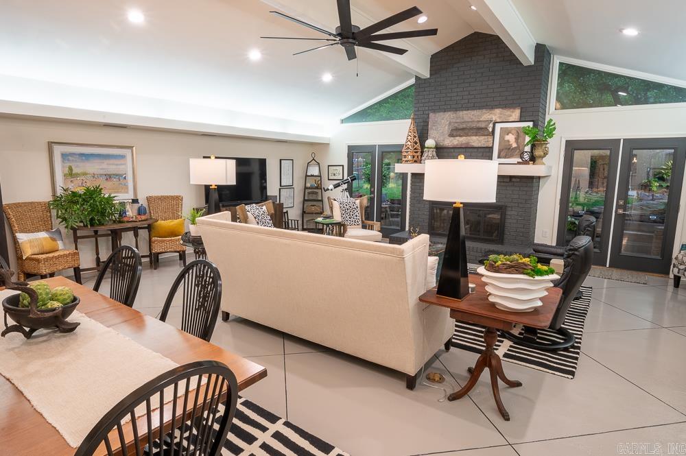 PLAZA HEIGHTS - Residential