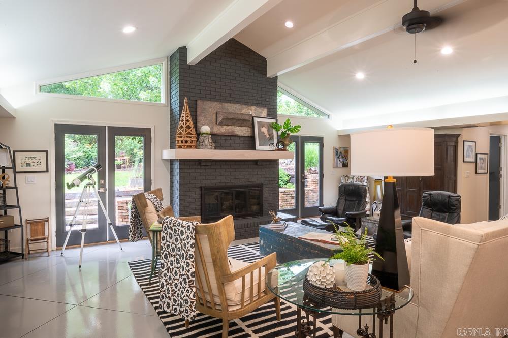 PLAZA HEIGHTS - Residential