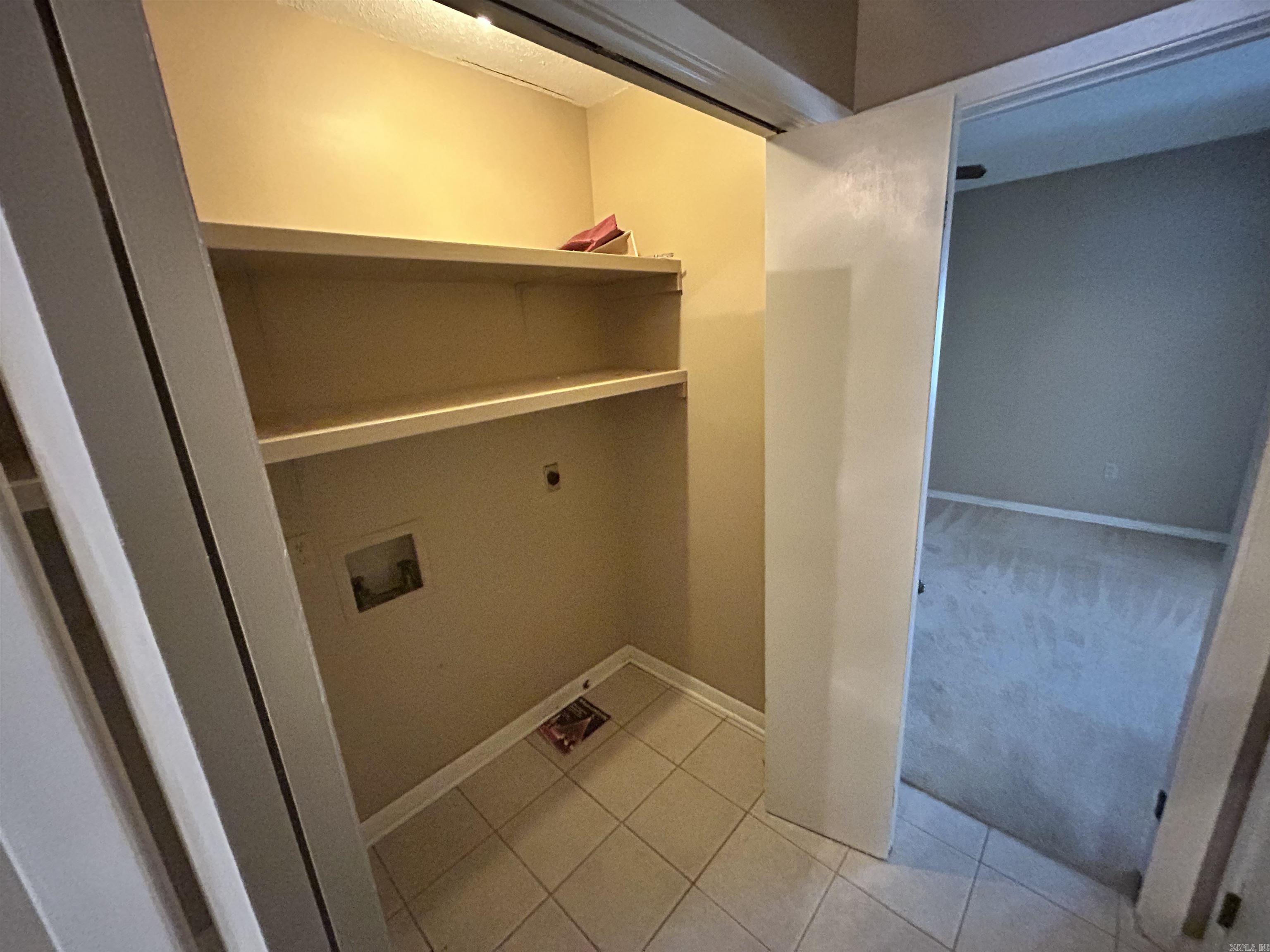 LAKEWOOD HILLS - Residential