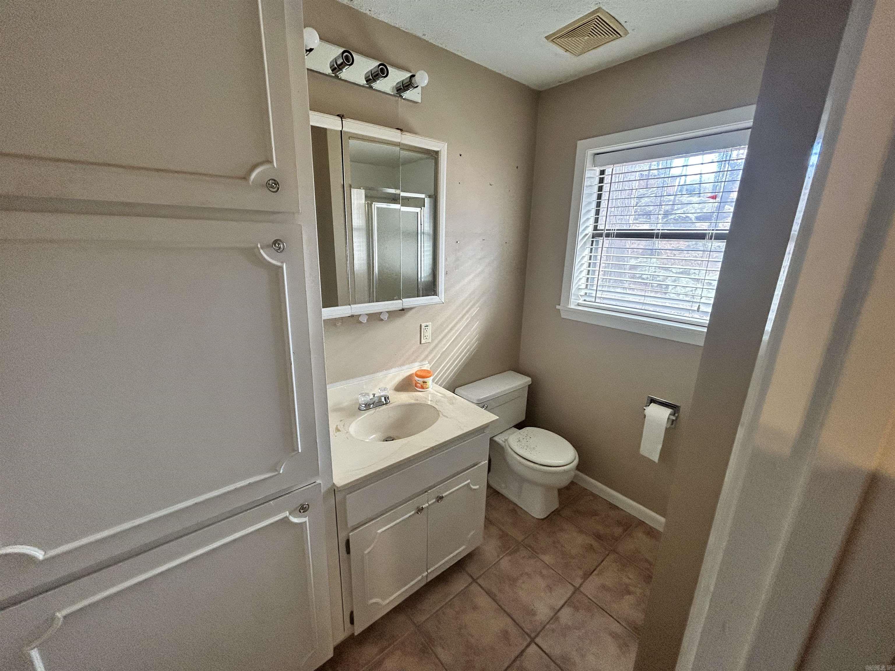 LAKEWOOD HILLS - Residential