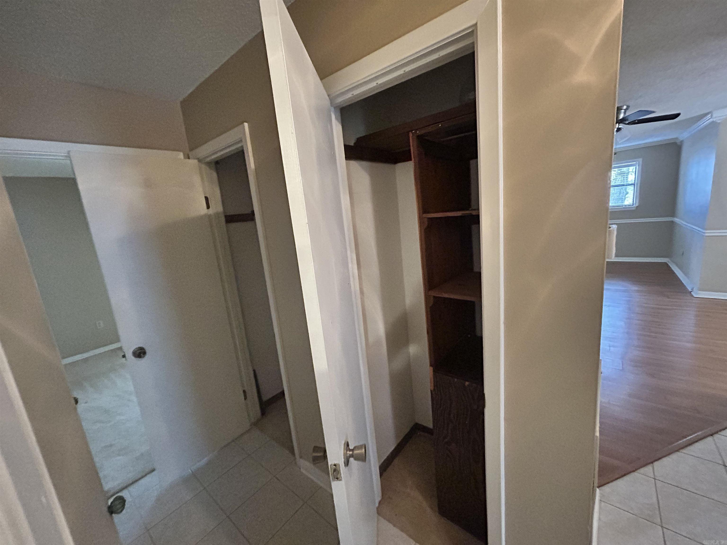 LAKEWOOD HILLS - Residential