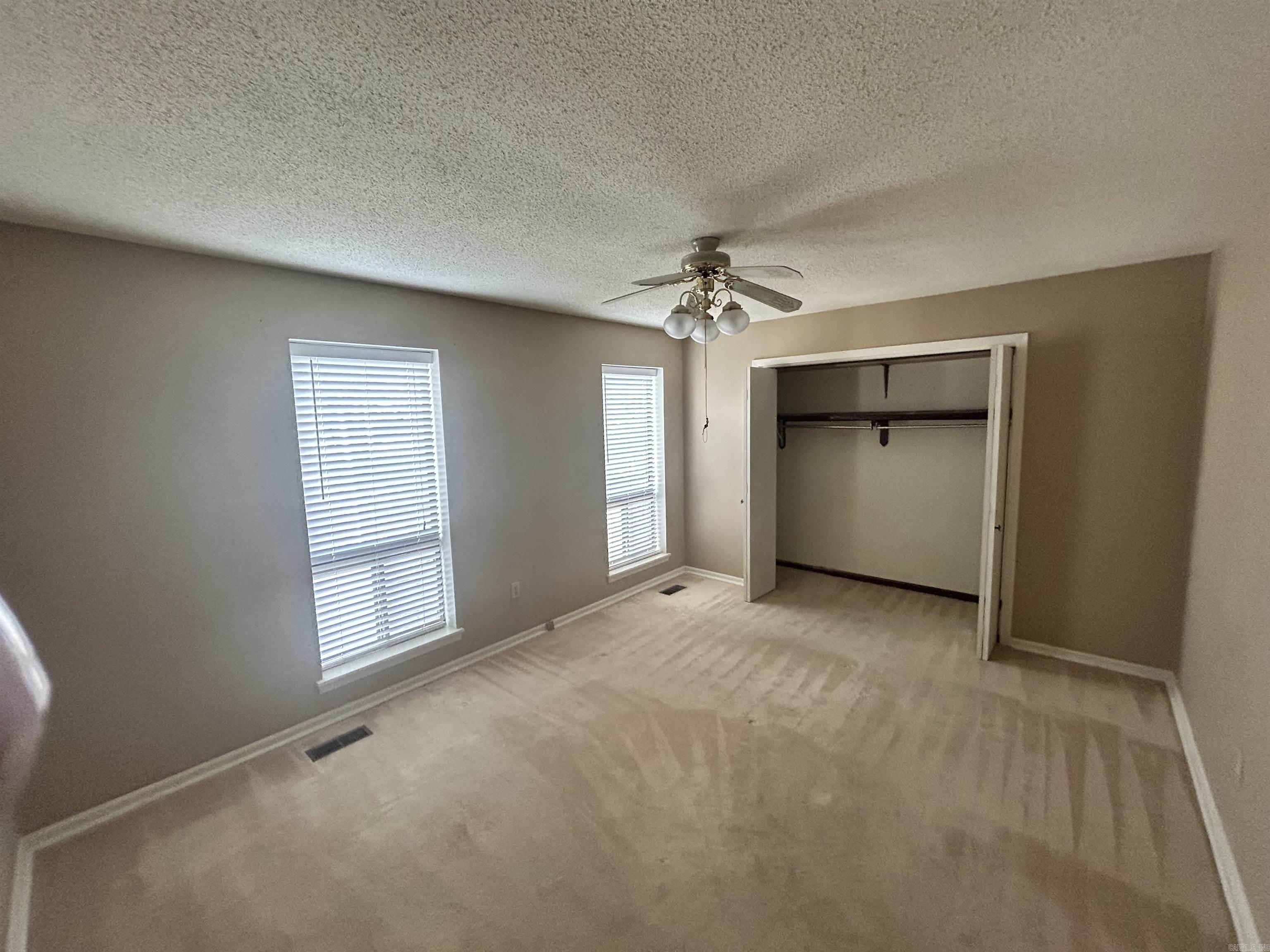 LAKEWOOD HILLS - Residential