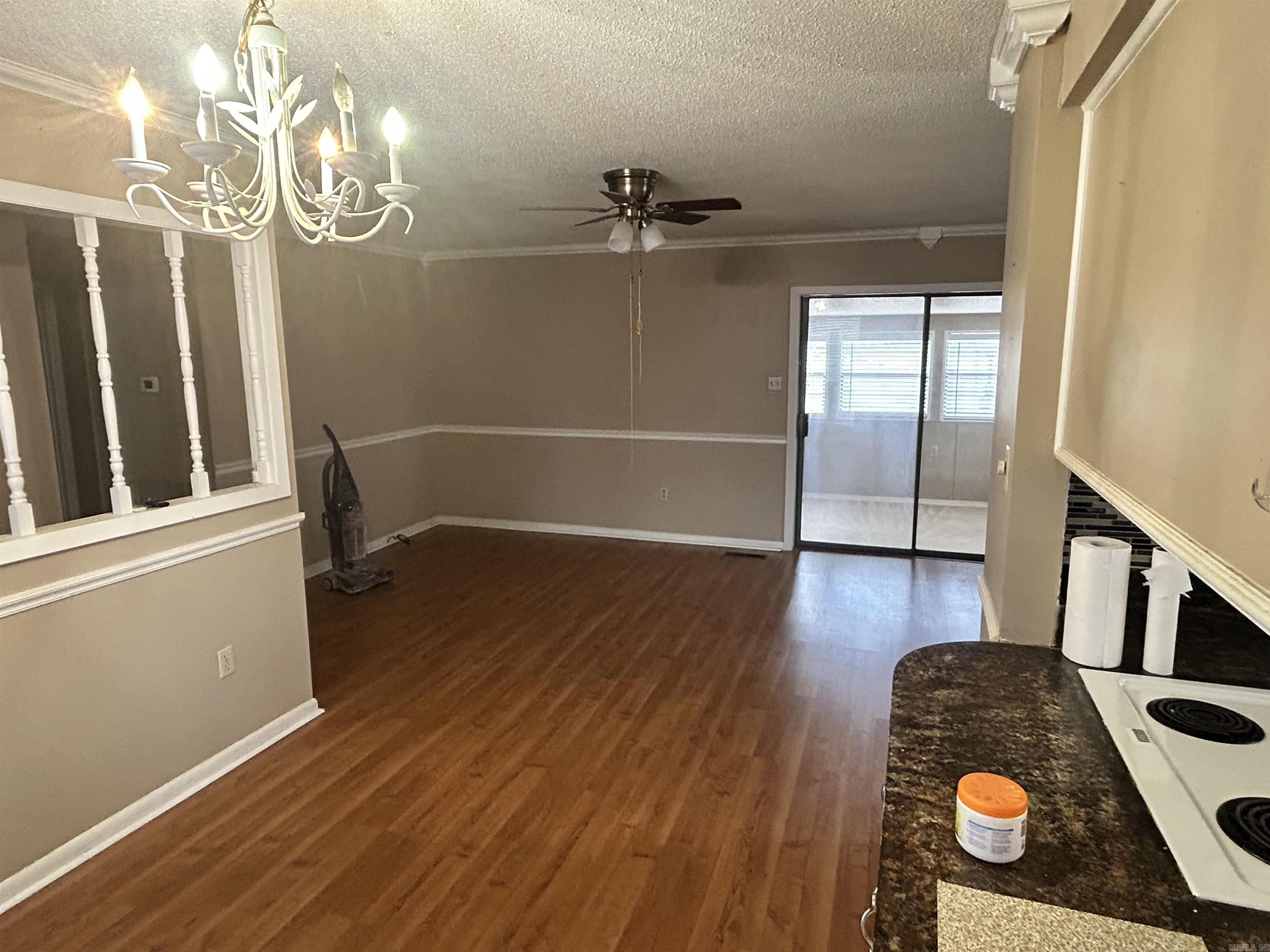 LAKEWOOD HILLS - Residential